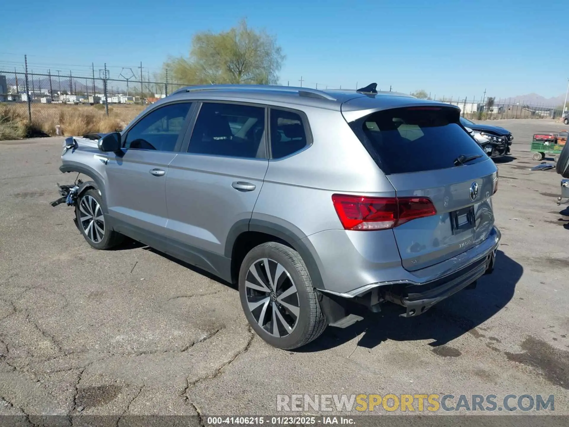 3 Фотография поврежденного автомобиля 3VVEX7B21RM001601 VOLKSWAGEN TAOS 2024