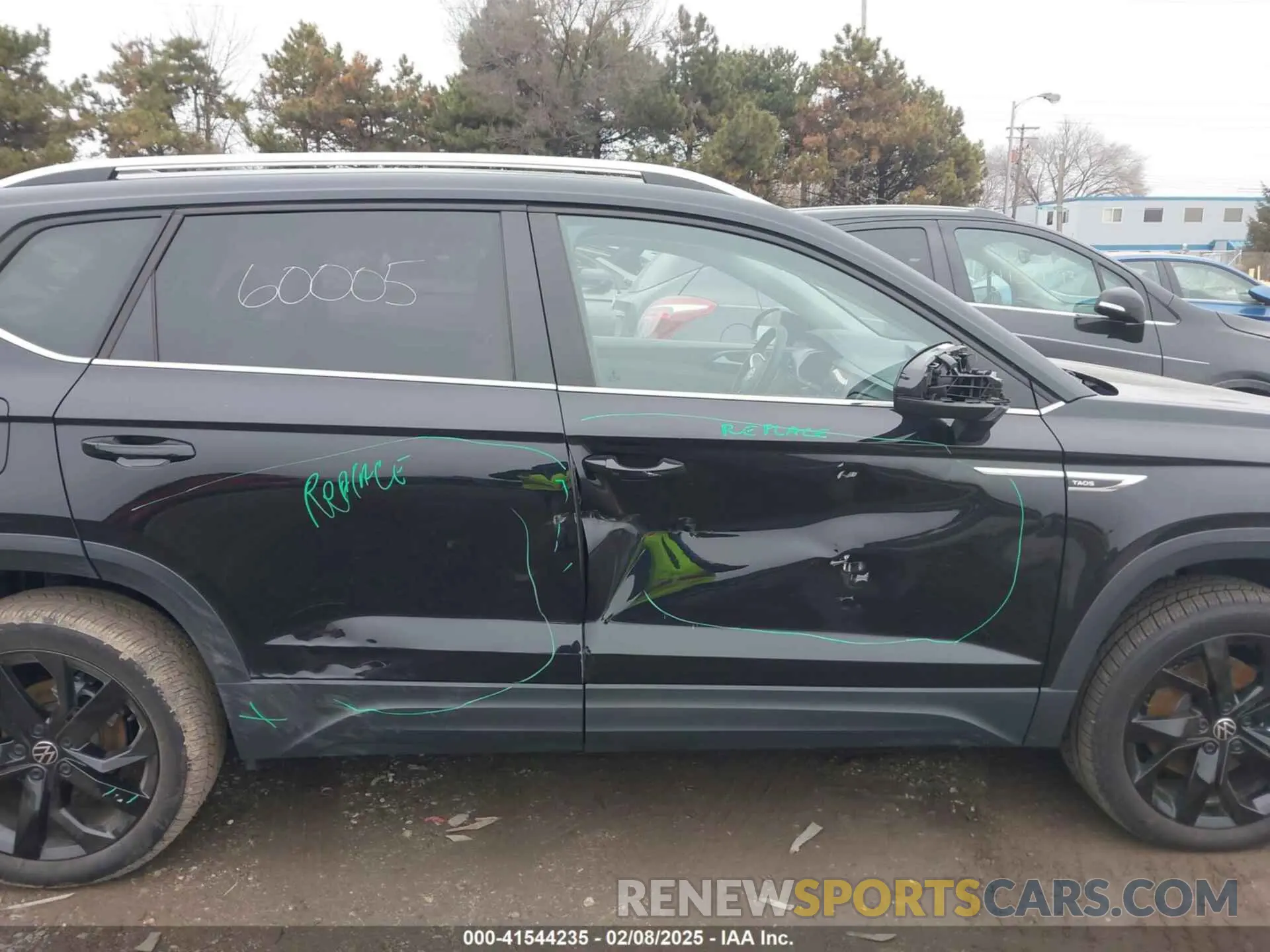 13 Фотография поврежденного автомобиля 3VVEX7B21RM077979 VOLKSWAGEN TAOS 2024