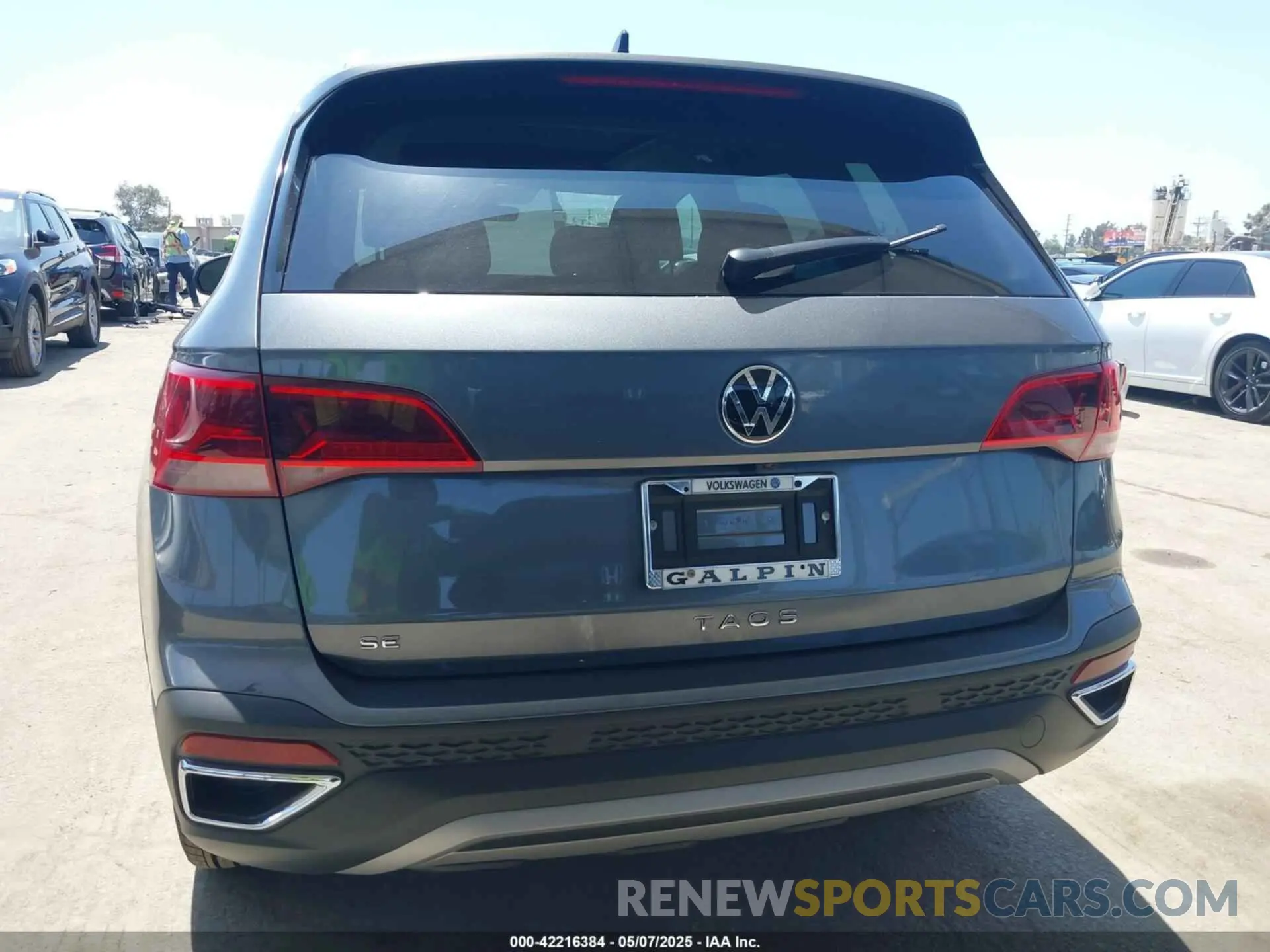 16 Photograph of a damaged car 3VVEX7B29RM128192 VOLKSWAGEN TAOS 2024