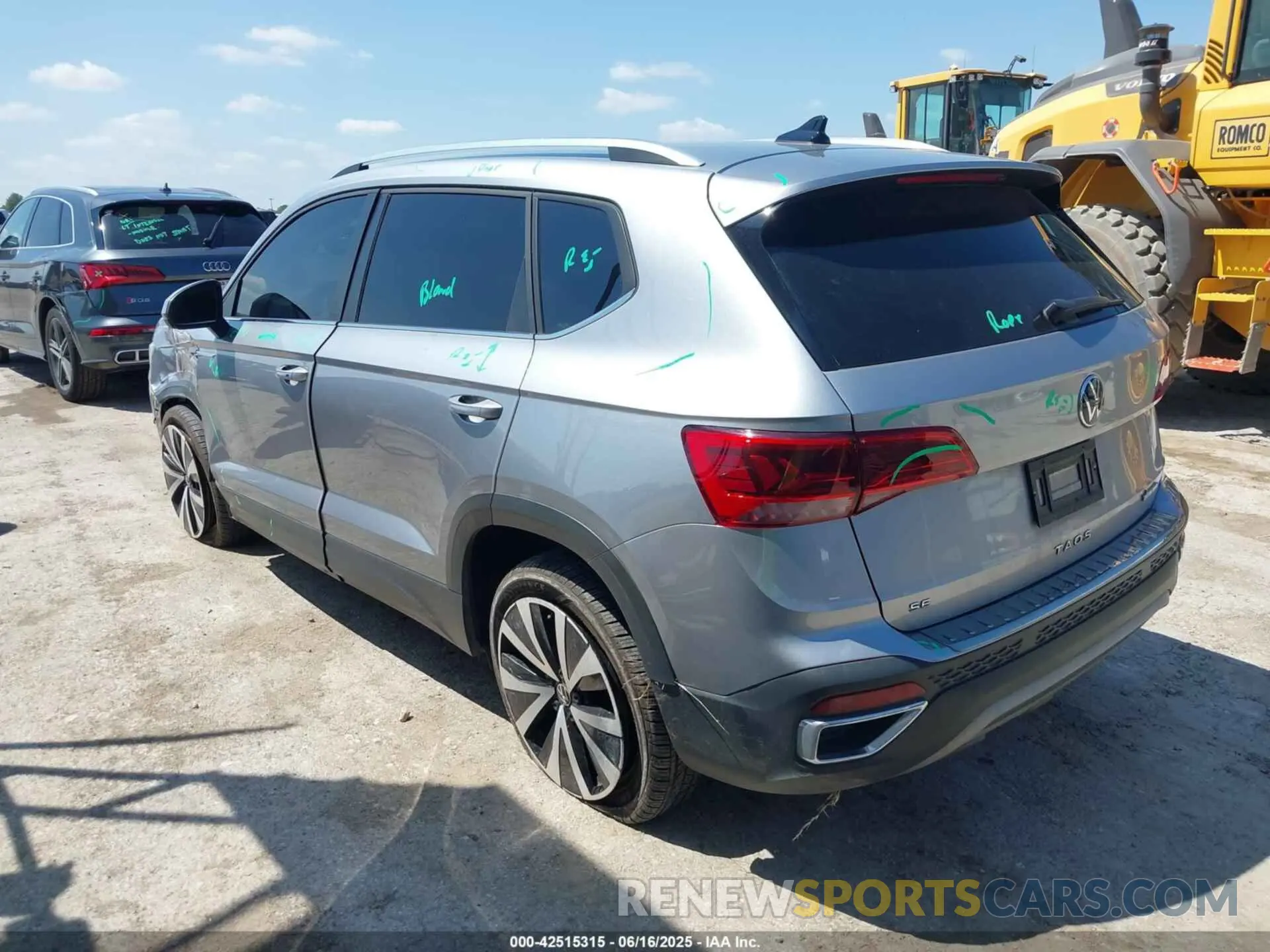 3 Photograph of a damaged car 3VVSX7B20RM004282 VOLKSWAGEN TAOS 2024