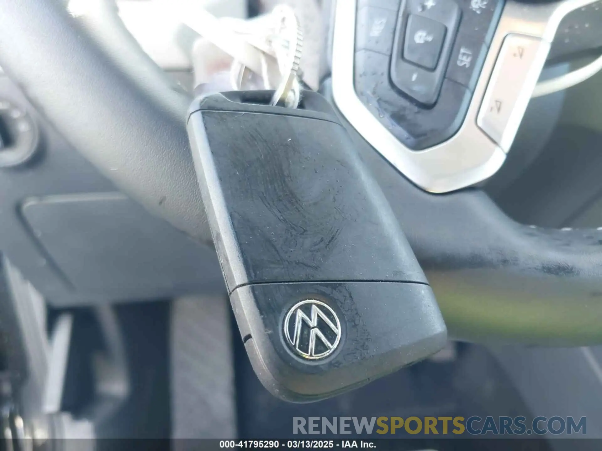 11 Photograph of a damaged car 3VVSX7B21RM090850 VOLKSWAGEN TAOS 2024