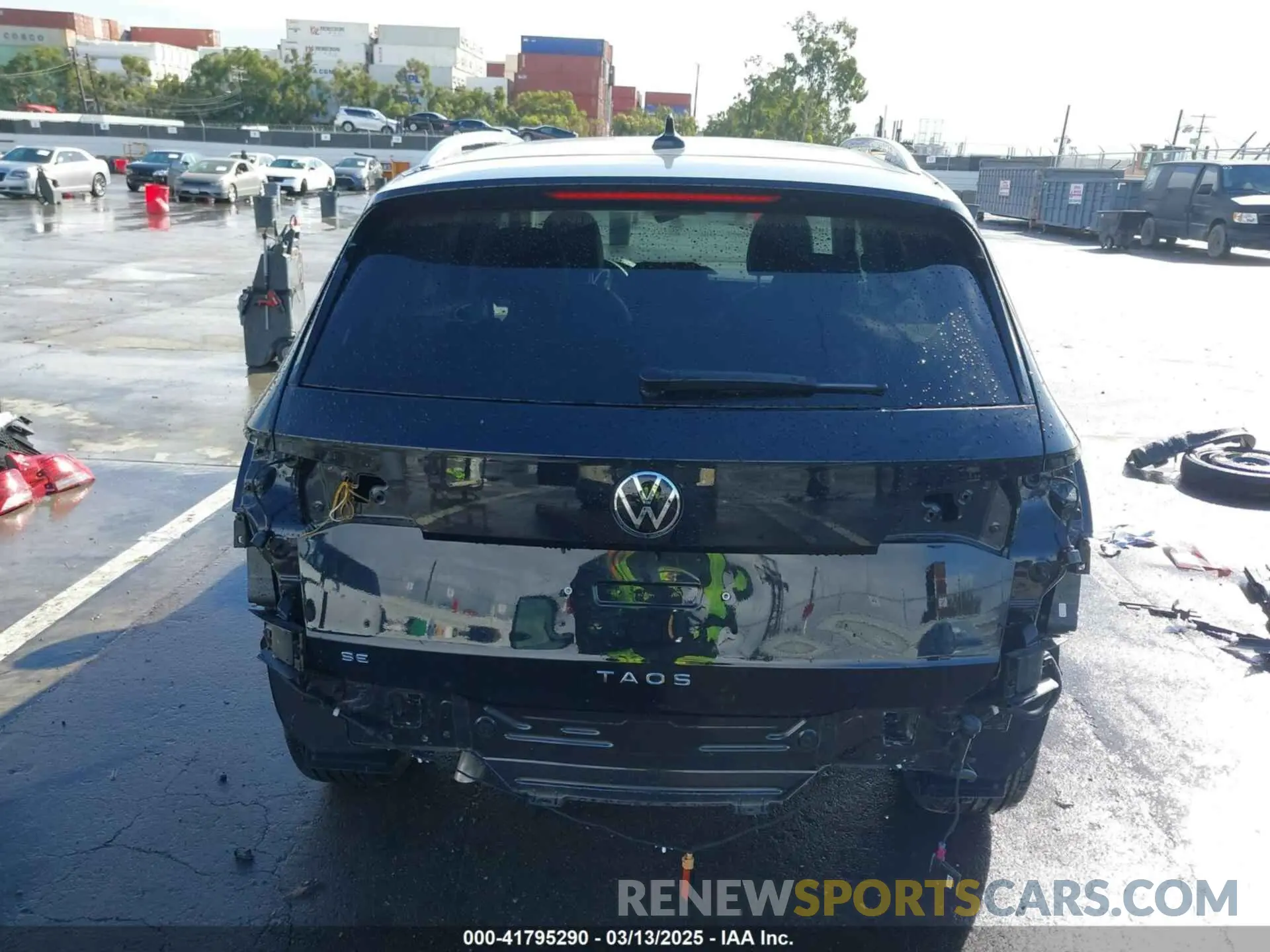 17 Photograph of a damaged car 3VVSX7B21RM090850 VOLKSWAGEN TAOS 2024