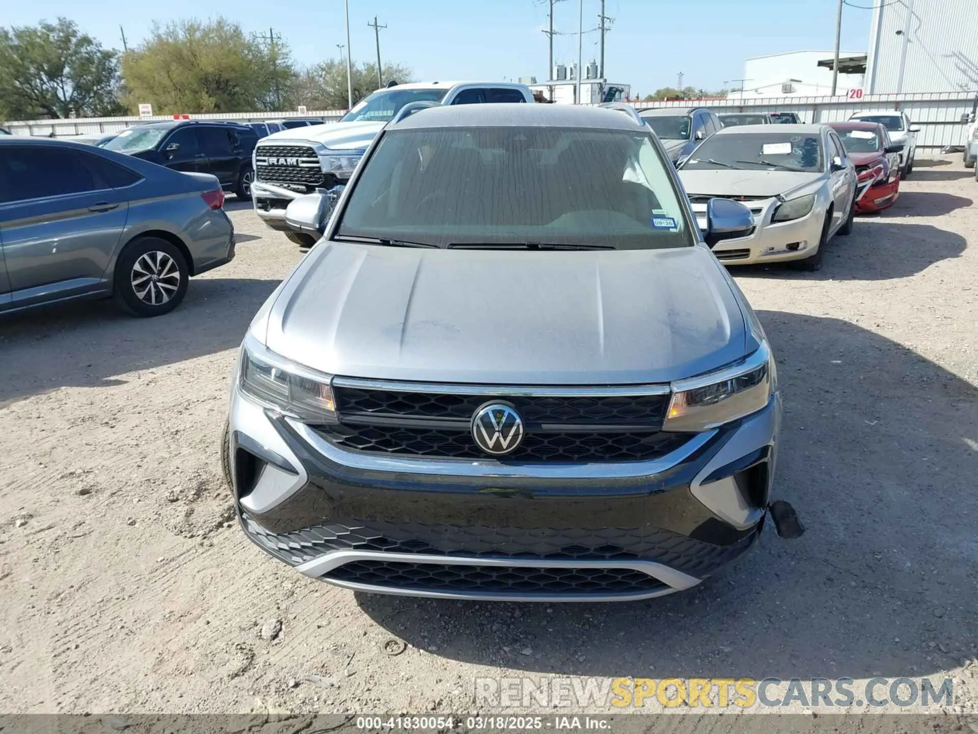 11 Photograph of a damaged car 3VVSX7B23RM118342 VOLKSWAGEN TAOS 2024