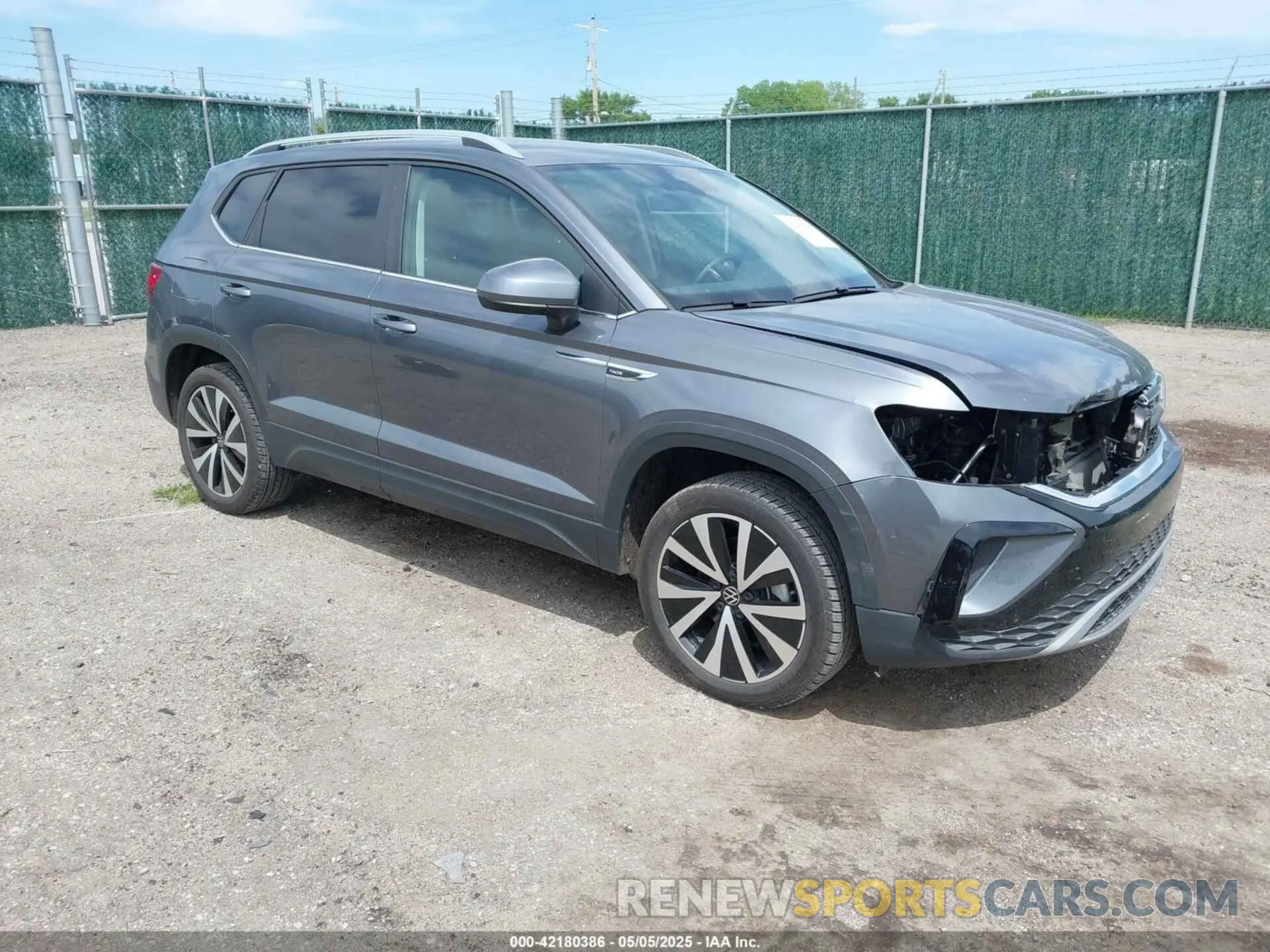1 Photograph of a damaged car 3VVSX7B26RM020552 VOLKSWAGEN TAOS 2024