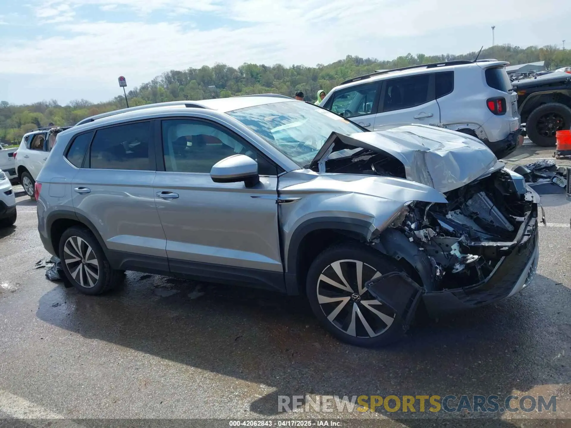 13 Фотография поврежденного автомобиля 3VVSX7B29RM099005 VOLKSWAGEN TAOS 2024