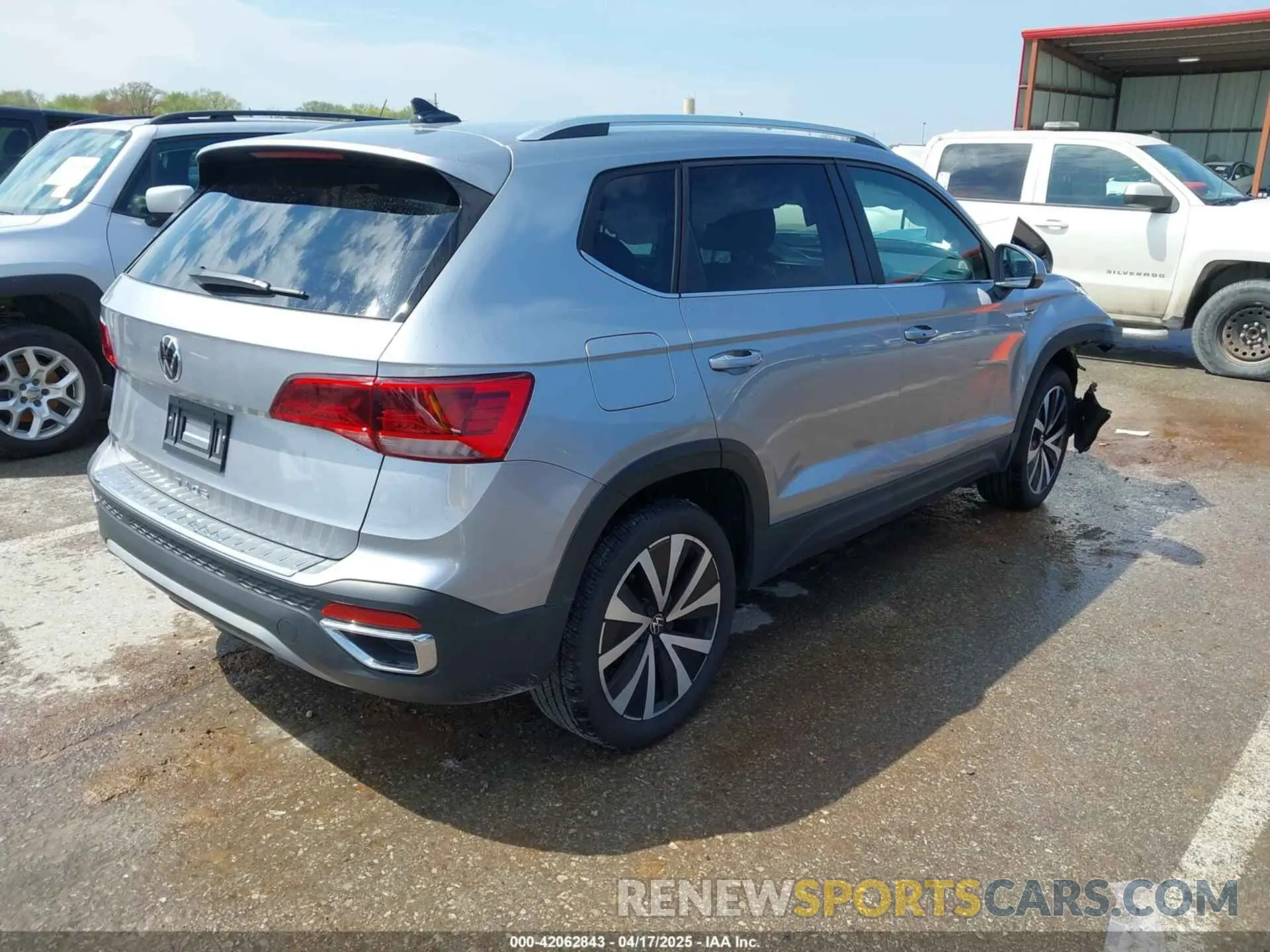 4 Фотография поврежденного автомобиля 3VVSX7B29RM099005 VOLKSWAGEN TAOS 2024