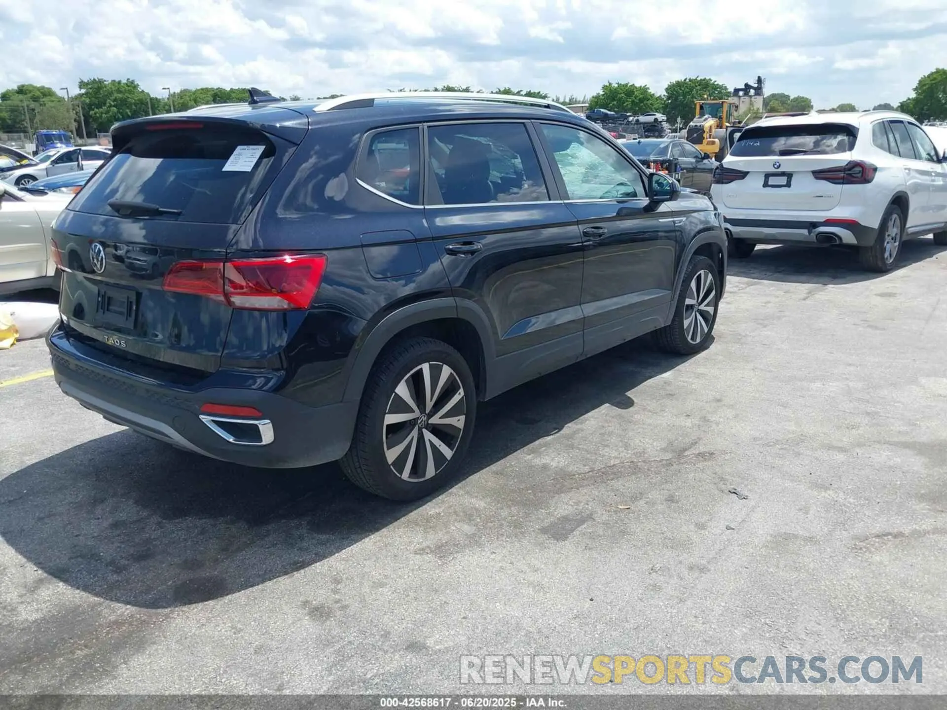4 Photograph of a damaged car 3VVSX7B29RM119270 VOLKSWAGEN TAOS 2024
