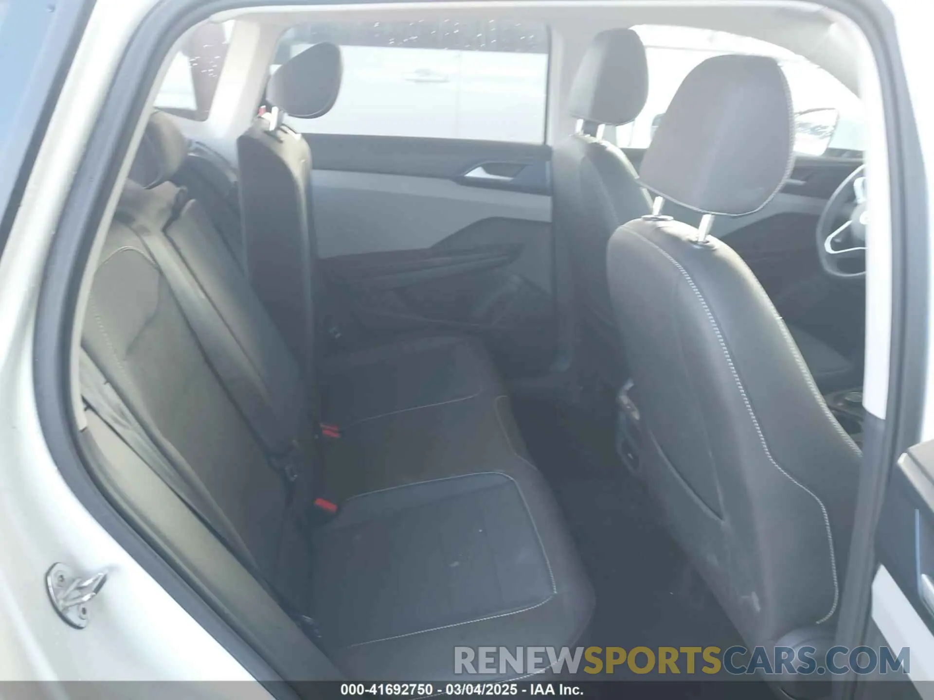 8 Фотография поврежденного автомобиля 3VVUX7B28RM062424 VOLKSWAGEN TAOS 2024