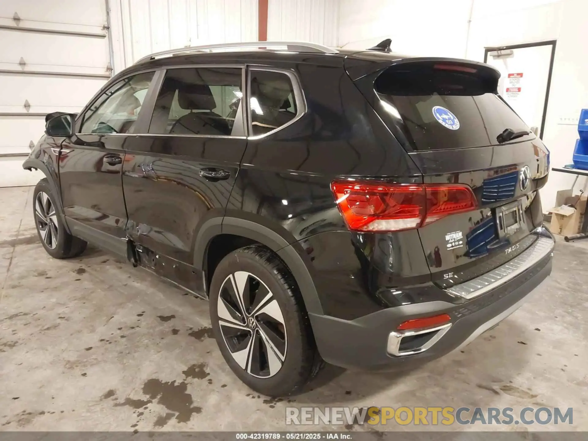 3 Фотография поврежденного автомобиля 3VVVX7B20RM047534 VOLKSWAGEN TAOS 2024