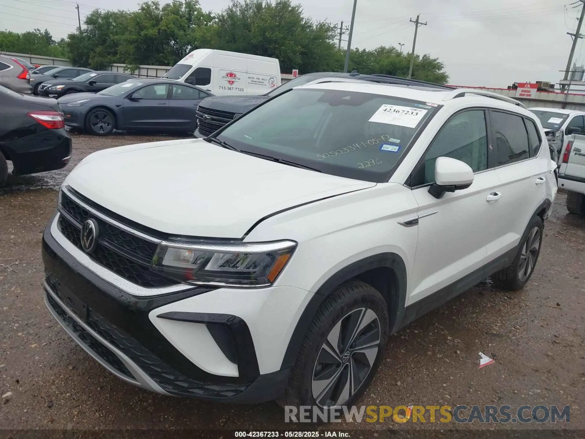 2 Photograph of a damaged car 3VVVX7B22RM122296 VOLKSWAGEN TAOS 2024