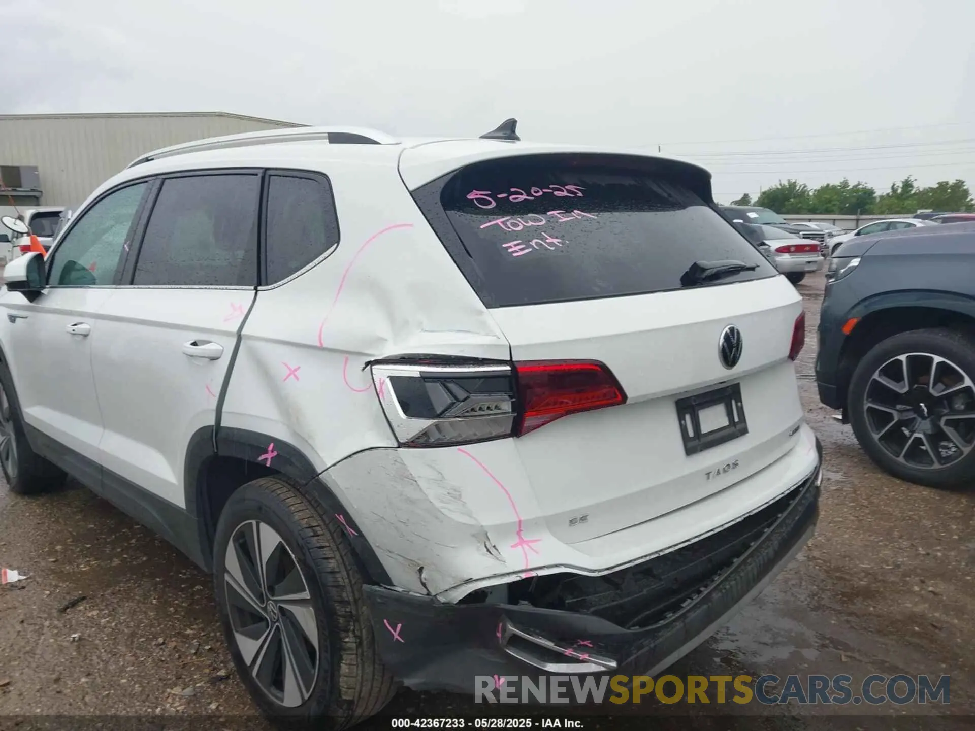 6 Photograph of a damaged car 3VVVX7B22RM122296 VOLKSWAGEN TAOS 2024