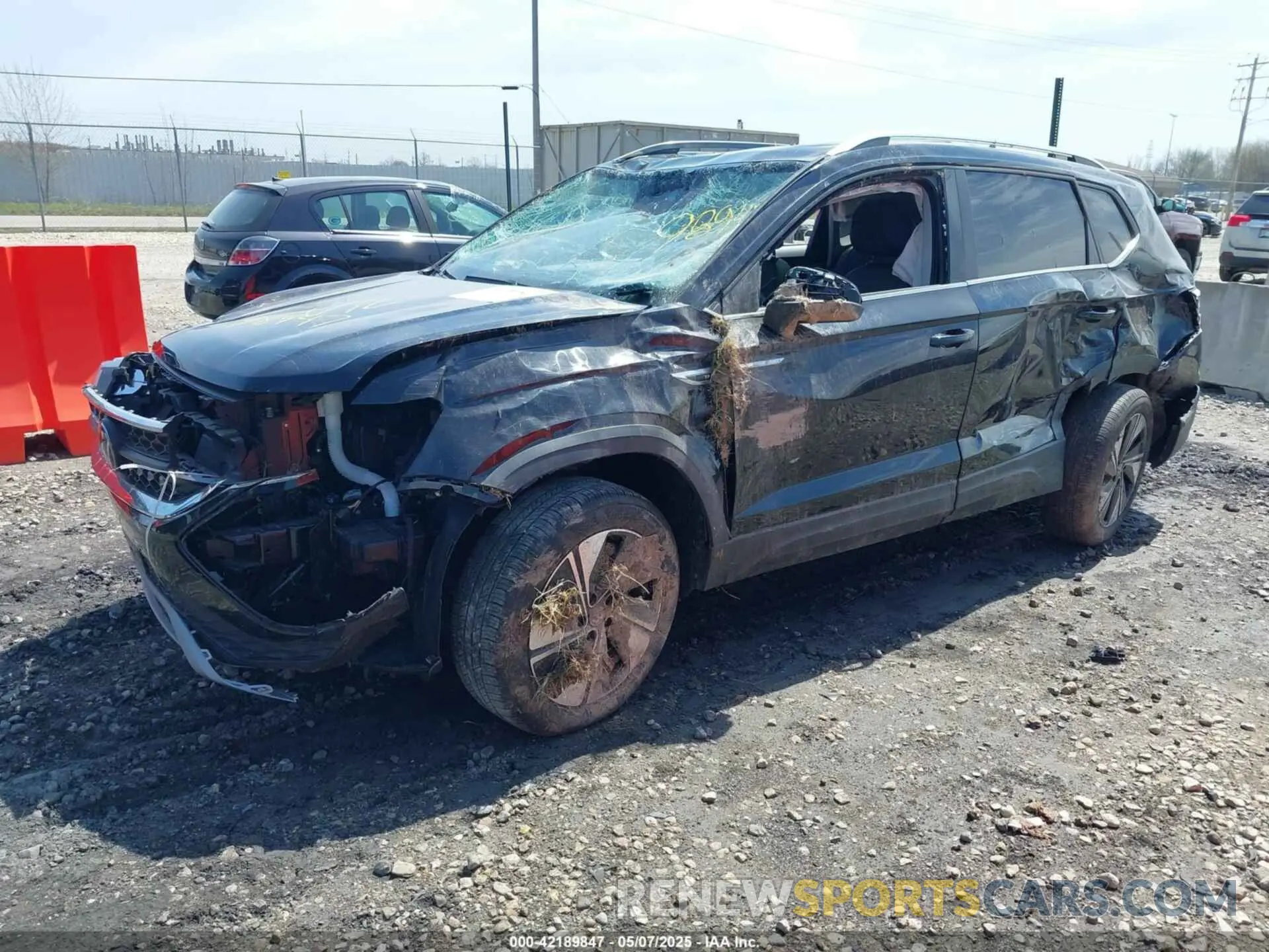 2 Фотография поврежденного автомобиля 3VVVX7B26RM052530 VOLKSWAGEN TAOS 2024