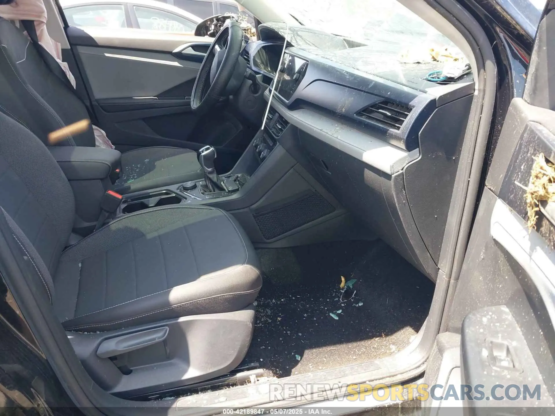 5 Фотография поврежденного автомобиля 3VVVX7B26RM052530 VOLKSWAGEN TAOS 2024