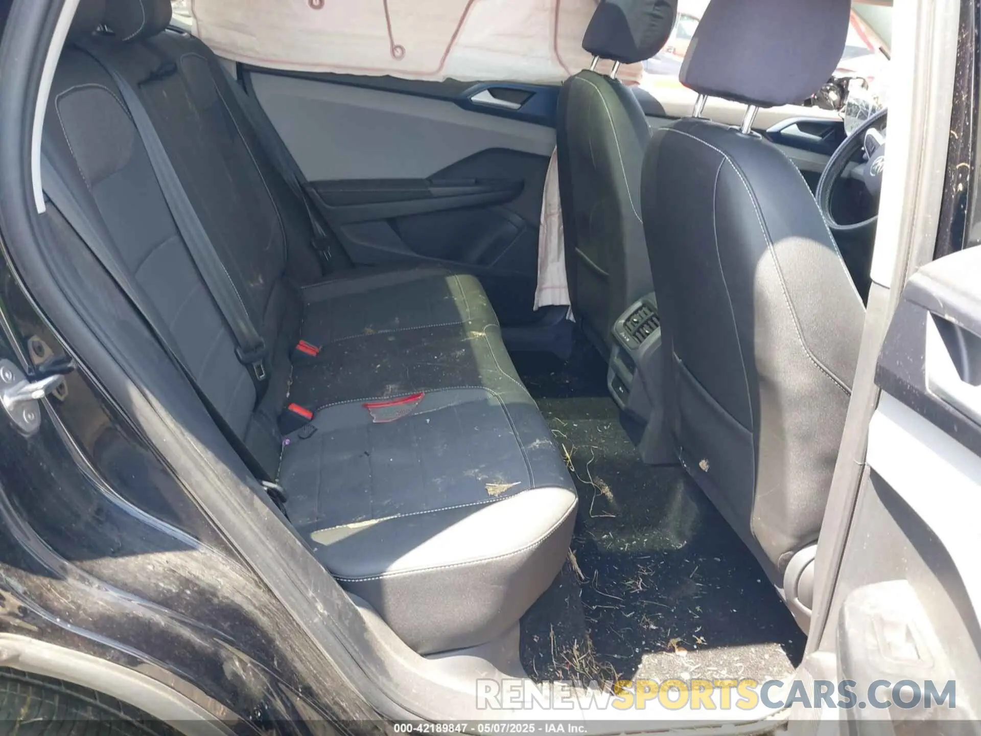 8 Фотография поврежденного автомобиля 3VVVX7B26RM052530 VOLKSWAGEN TAOS 2024