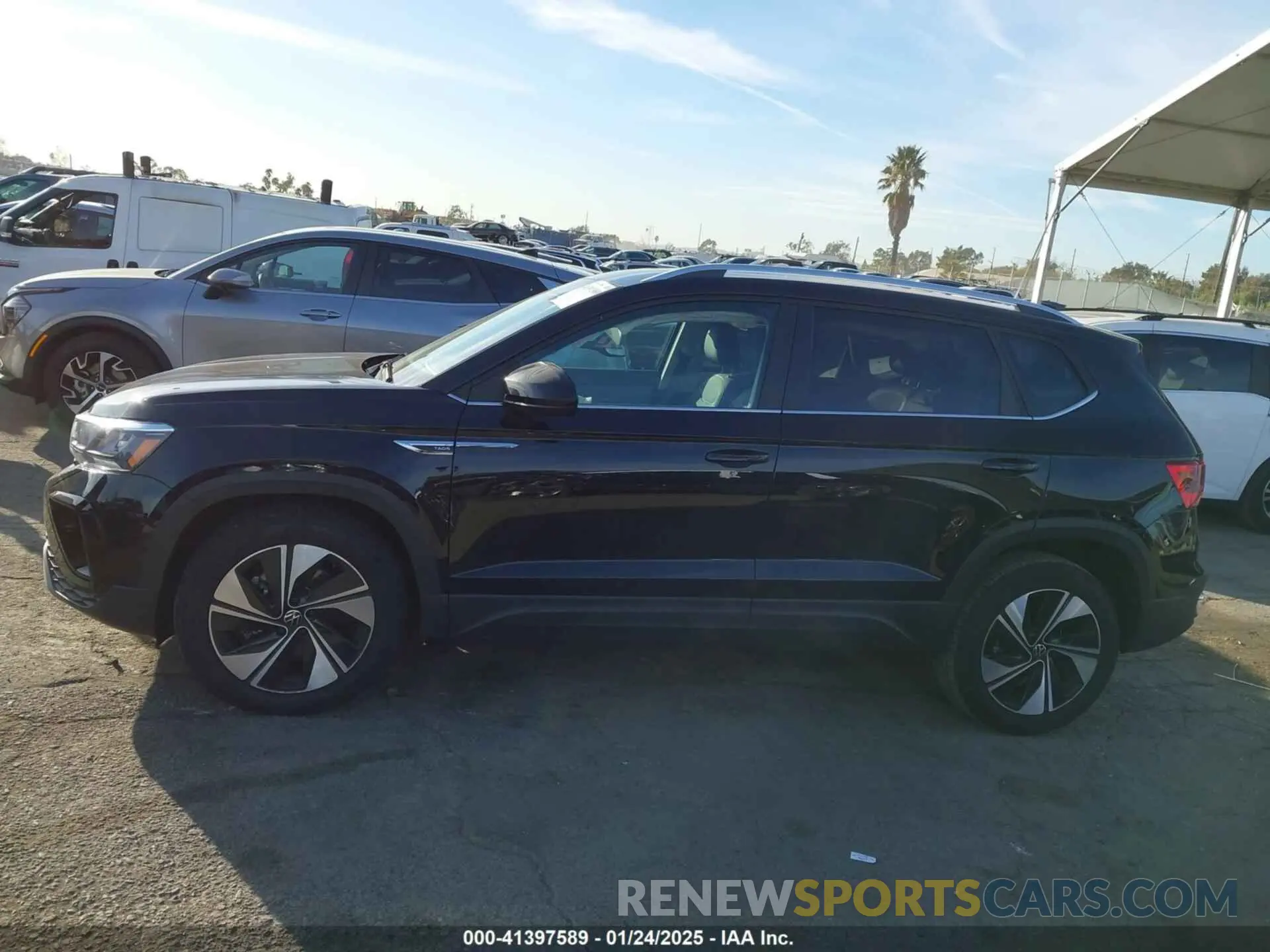 14 Photograph of a damaged car 3VVVX7B27RM084628 VOLKSWAGEN TAOS 2024