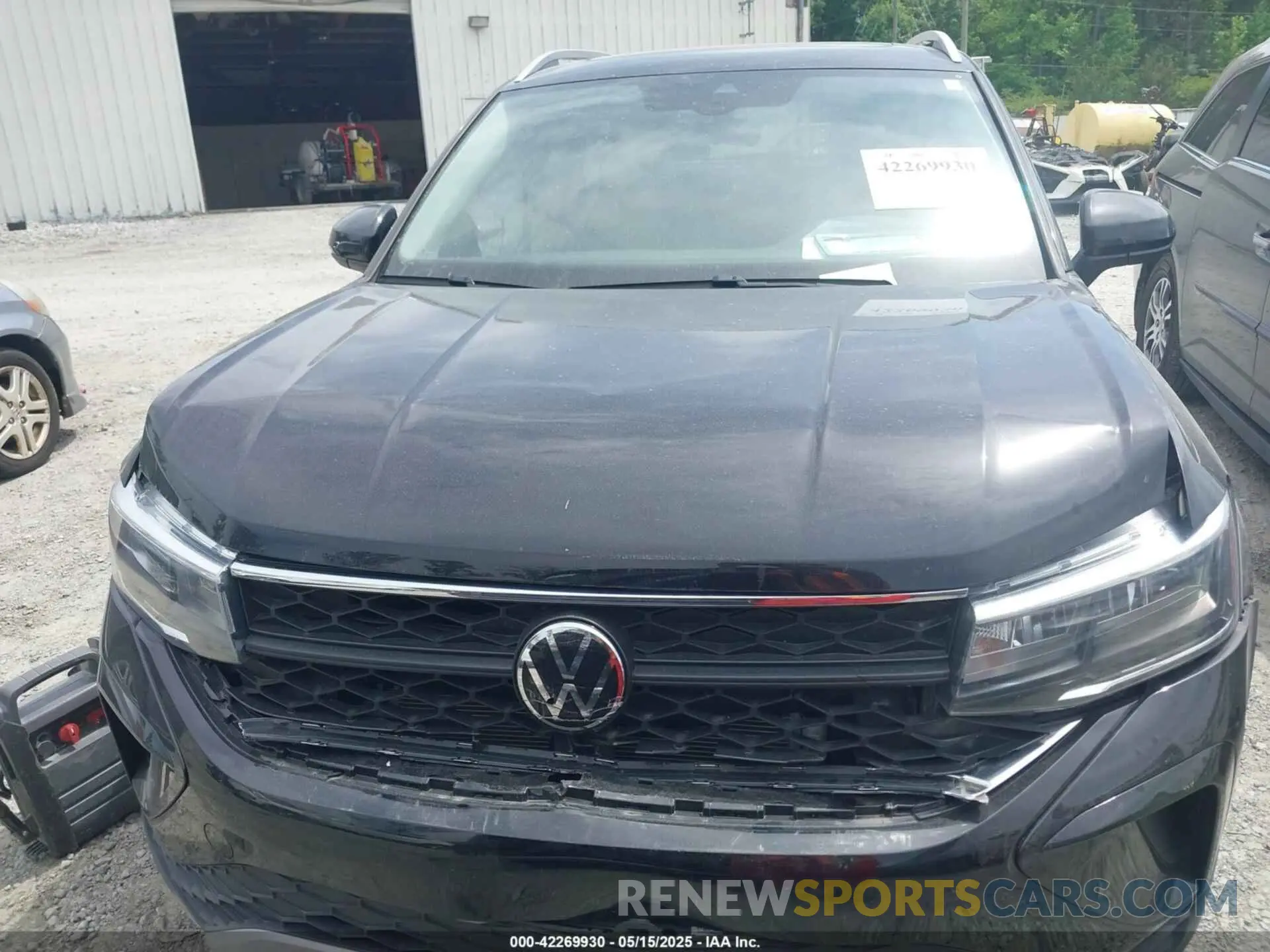 12 Photograph of a damaged car 3VVVX7B28RM028777 VOLKSWAGEN TAOS 2024