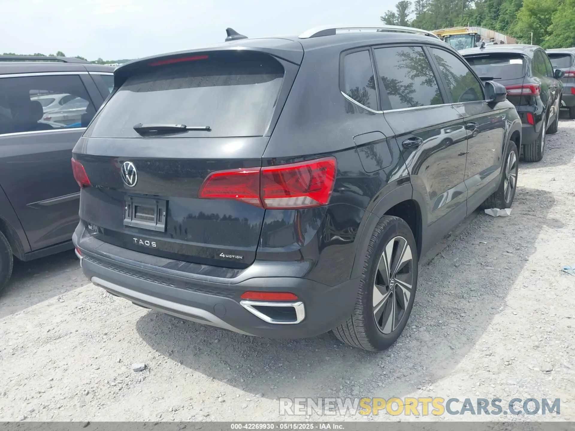 4 Photograph of a damaged car 3VVVX7B28RM028777 VOLKSWAGEN TAOS 2024