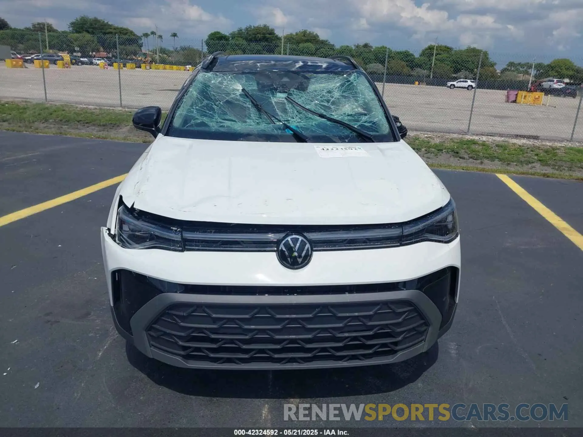 11 Photograph of a damaged car 3VV3C7B26SM004695 VOLKSWAGEN TAOS 2025