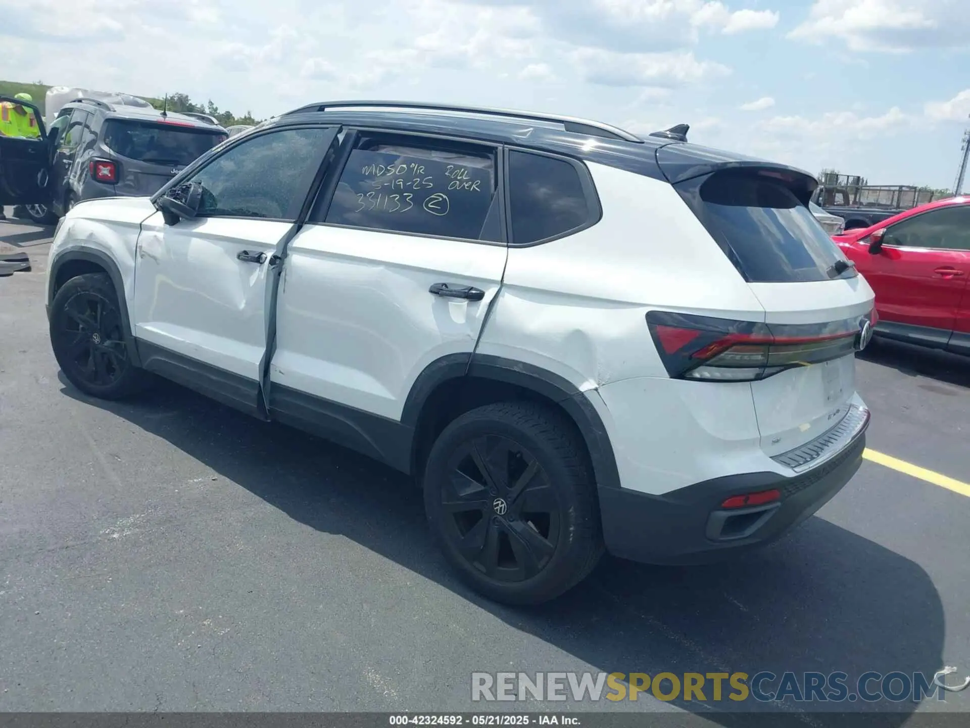 3 Photograph of a damaged car 3VV3C7B26SM004695 VOLKSWAGEN TAOS 2025