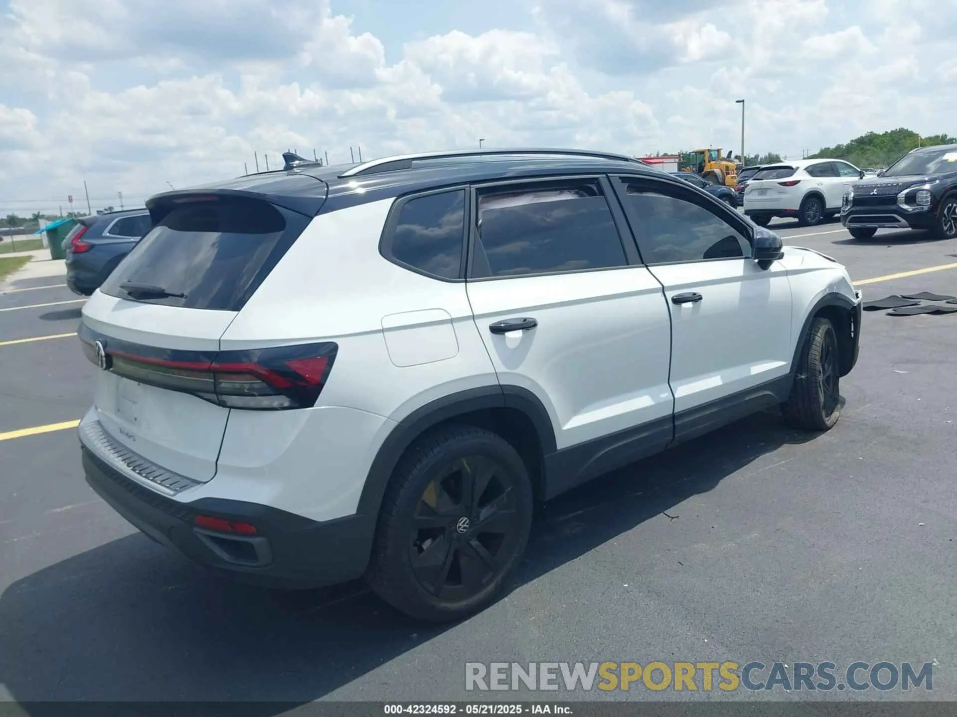 4 Photograph of a damaged car 3VV3C7B26SM004695 VOLKSWAGEN TAOS 2025