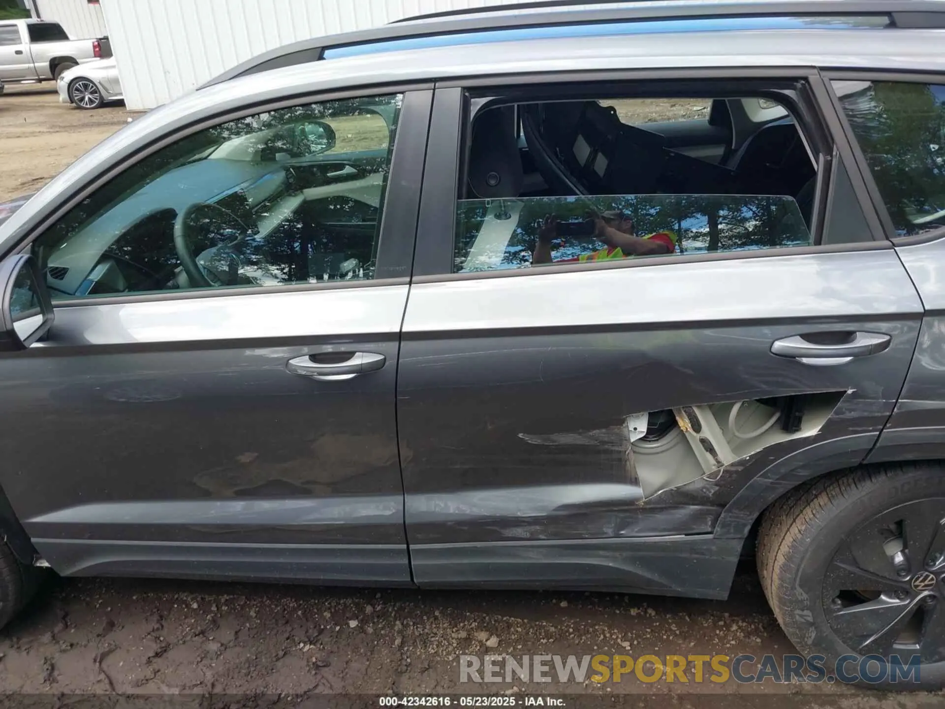 15 Фотография поврежденного автомобиля 3VV5C7B23SM012634 VOLKSWAGEN TAOS 2025