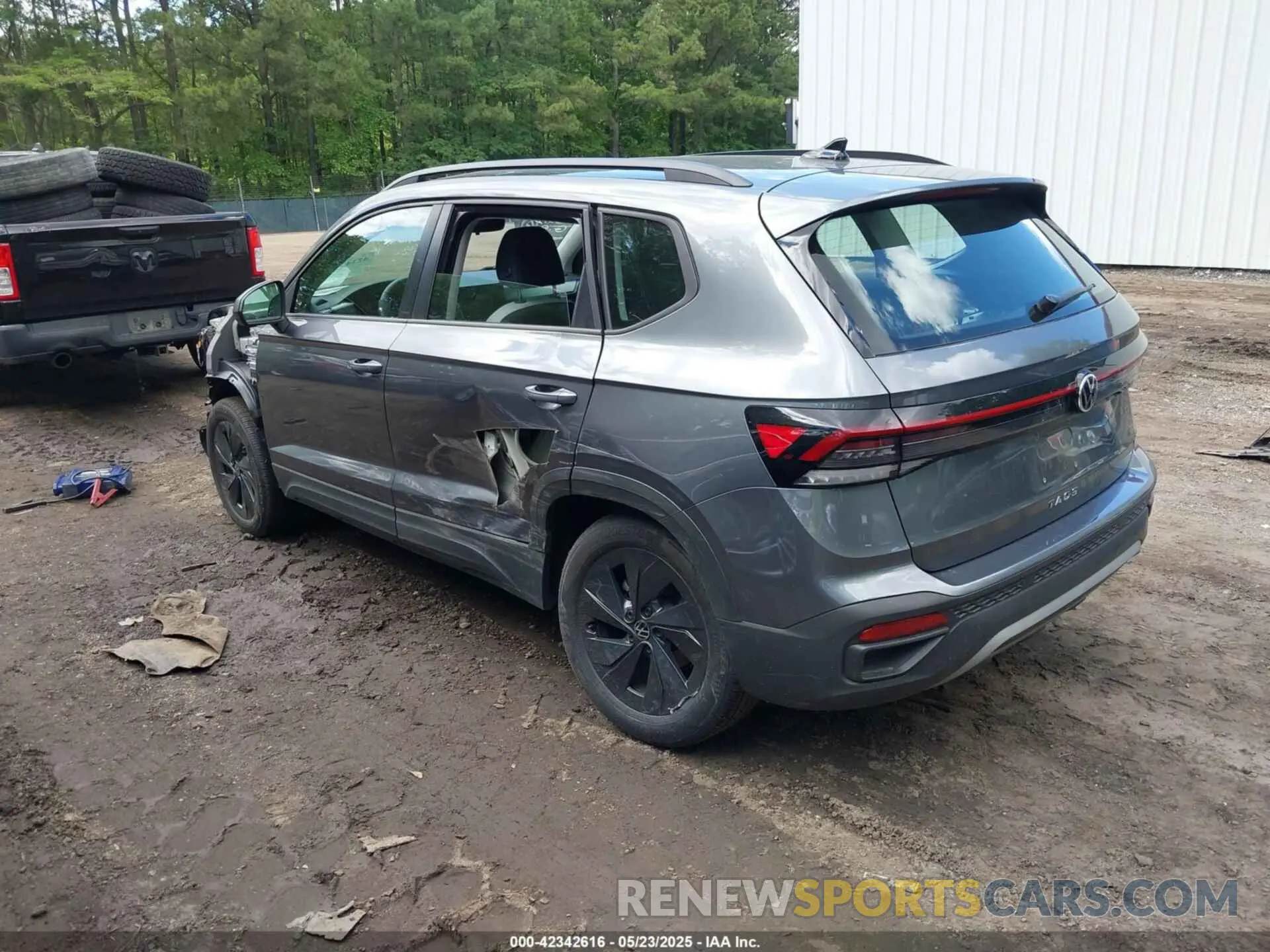 3 Фотография поврежденного автомобиля 3VV5C7B23SM012634 VOLKSWAGEN TAOS 2025