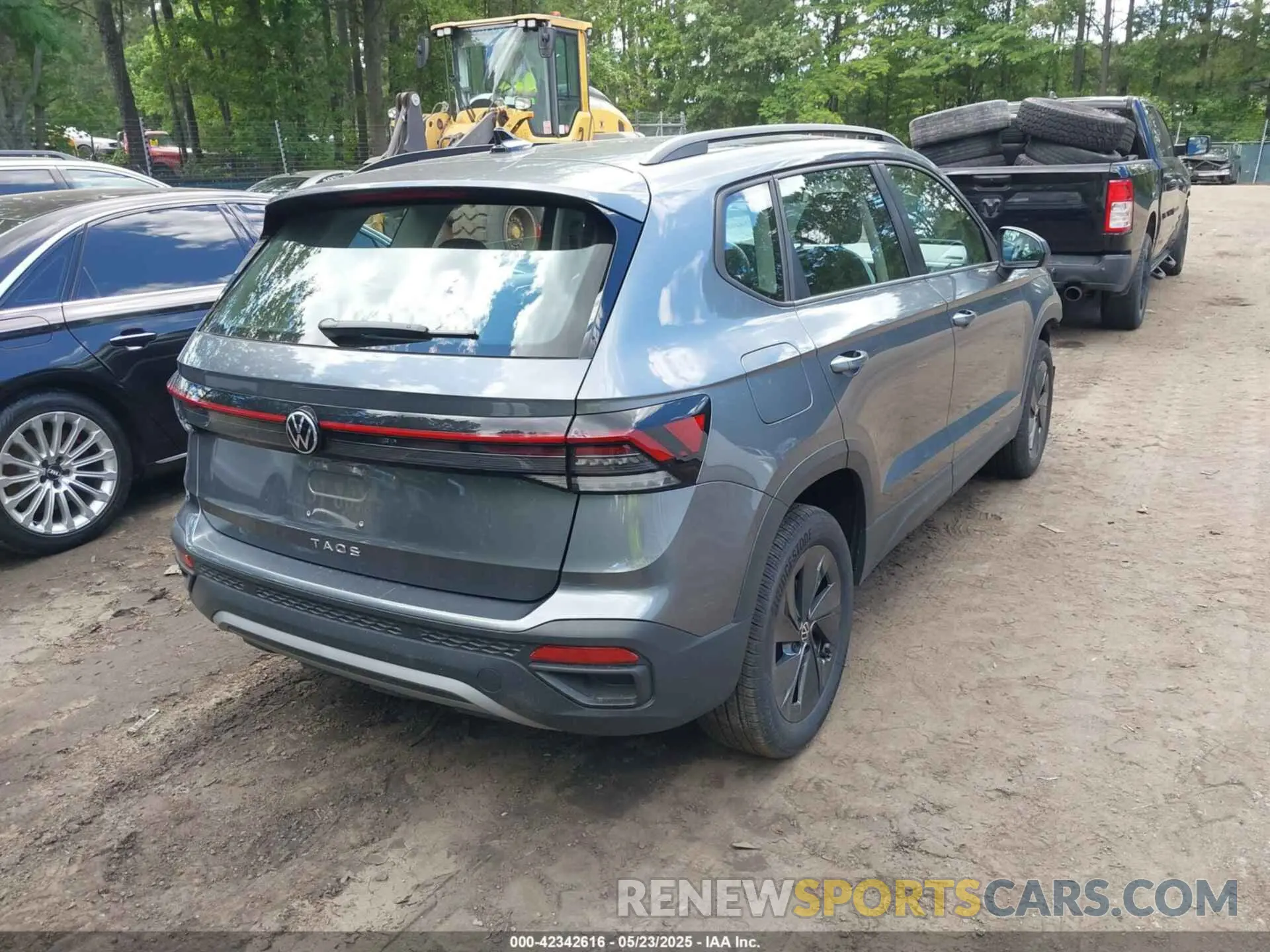 4 Фотография поврежденного автомобиля 3VV5C7B23SM012634 VOLKSWAGEN TAOS 2025