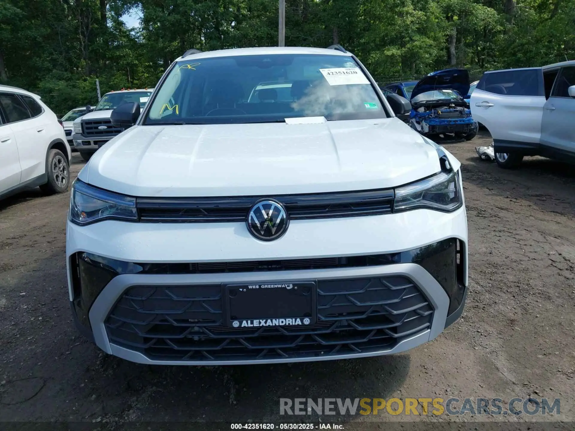 12 Photograph of a damaged car 3VV5C7B28SM015576 VOLKSWAGEN TAOS 2025