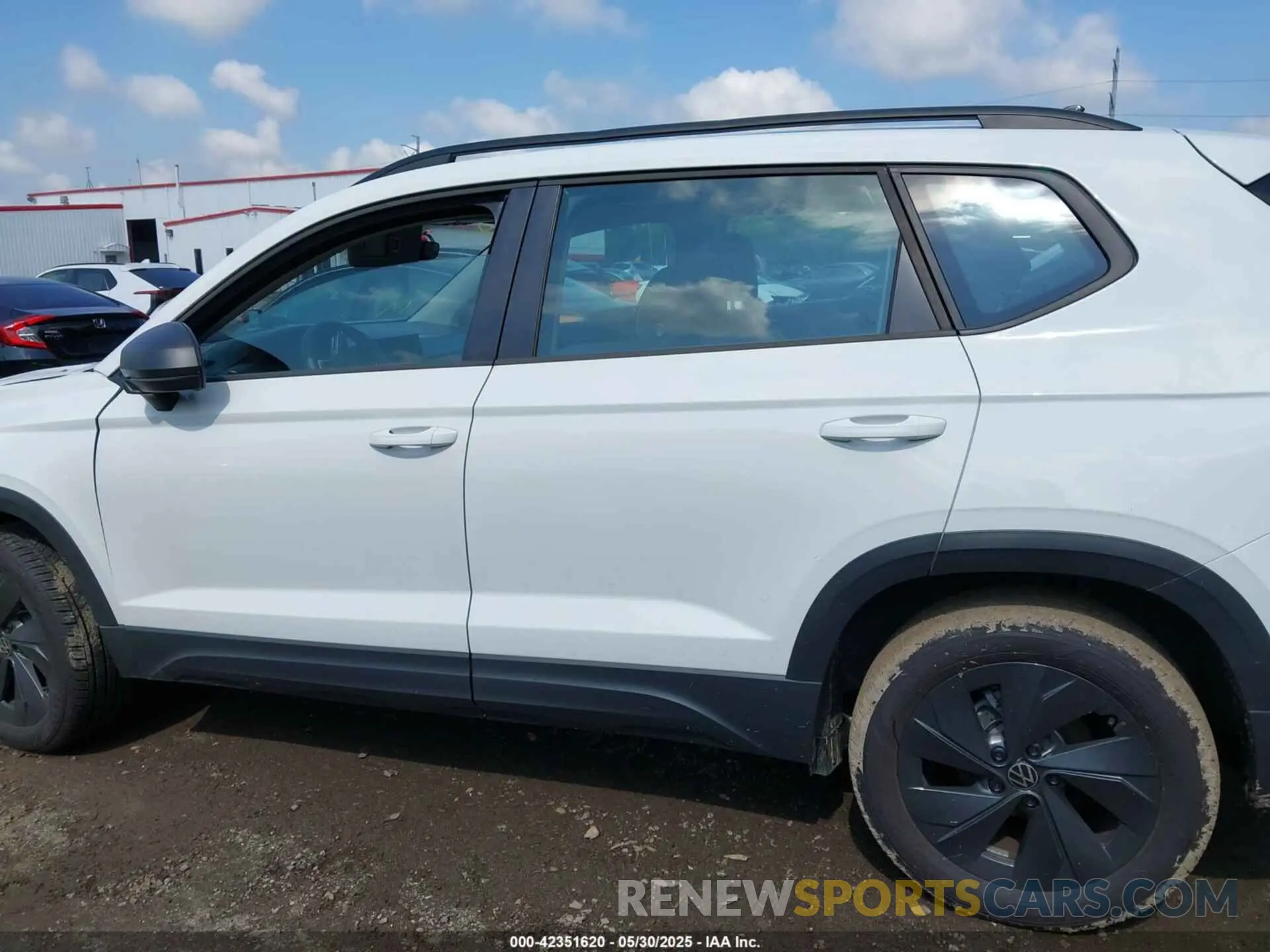 14 Photograph of a damaged car 3VV5C7B28SM015576 VOLKSWAGEN TAOS 2025