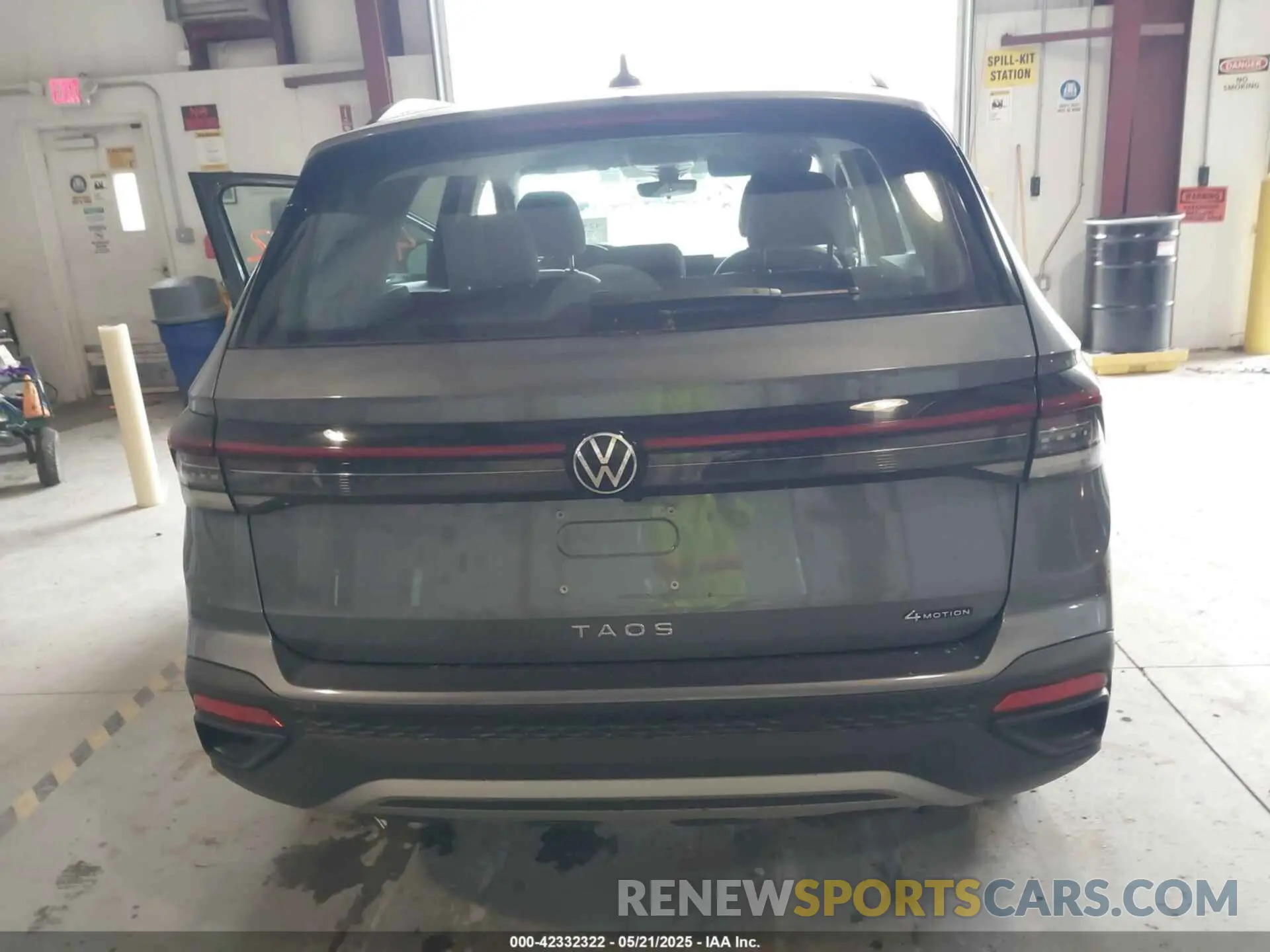 16 Photograph of a damaged car 3VV8C7B24SM030914 VOLKSWAGEN TAOS 2025