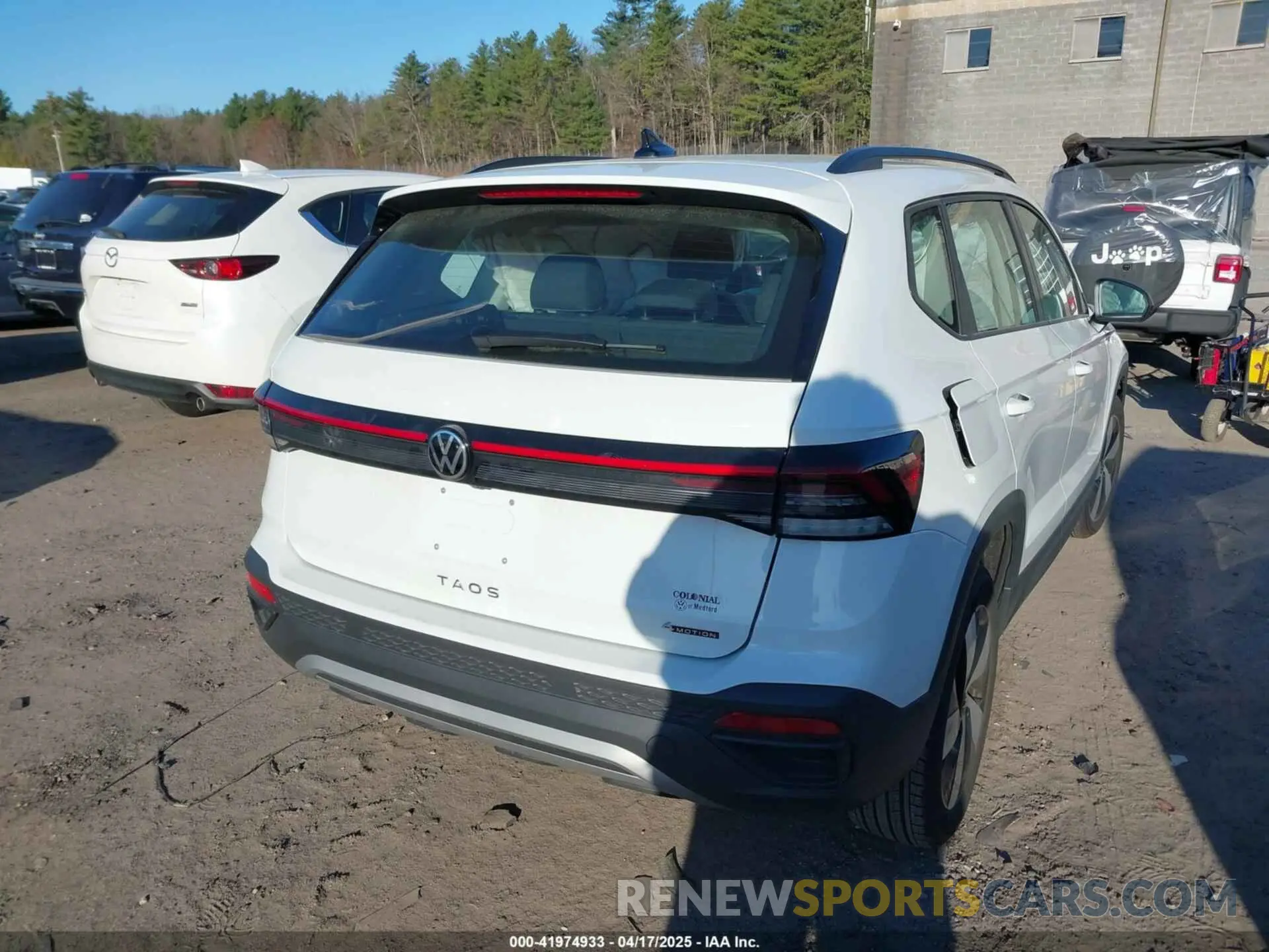 4 Фотография поврежденного автомобиля 3VV8C7B2XSM015561 VOLKSWAGEN TAOS 2025