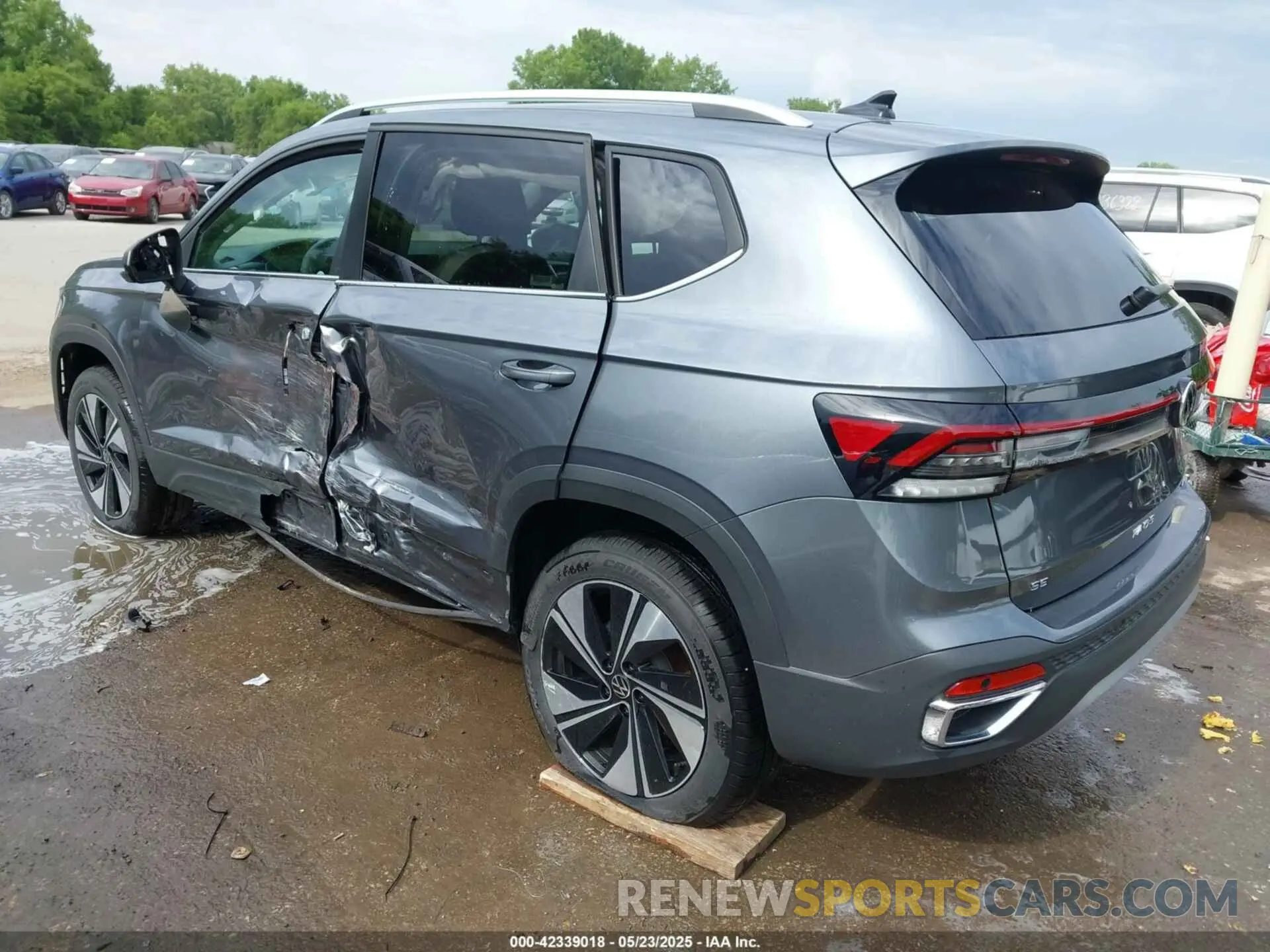 3 Photograph of a damaged car 3VVUC7B23SM006148 VOLKSWAGEN TAOS 2025