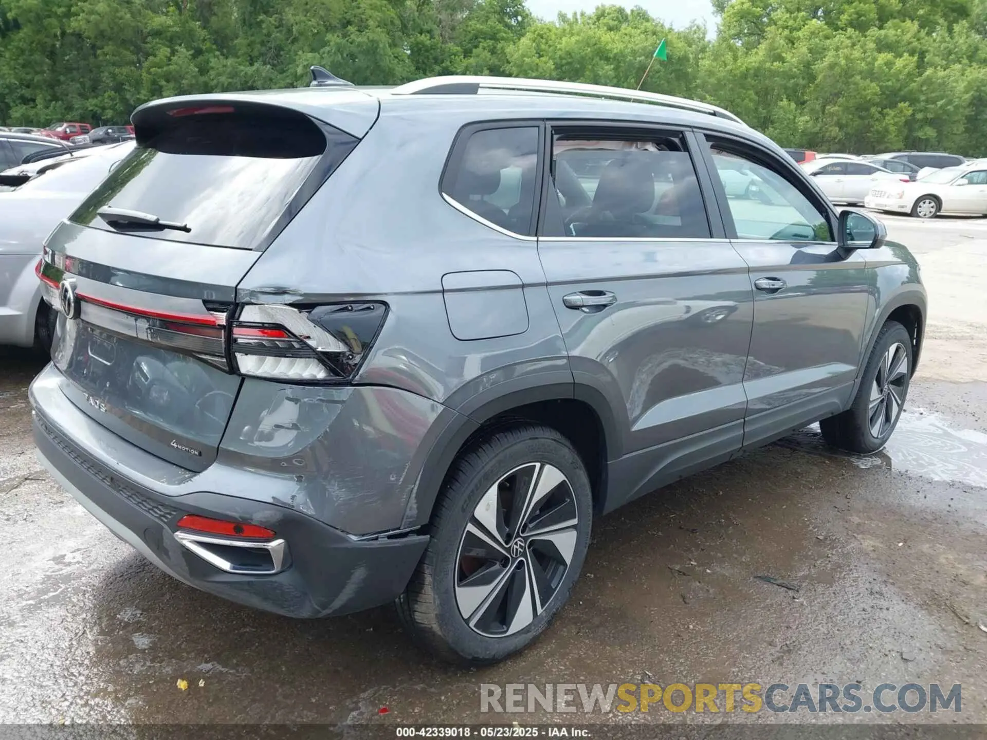 4 Photograph of a damaged car 3VVUC7B23SM006148 VOLKSWAGEN TAOS 2025