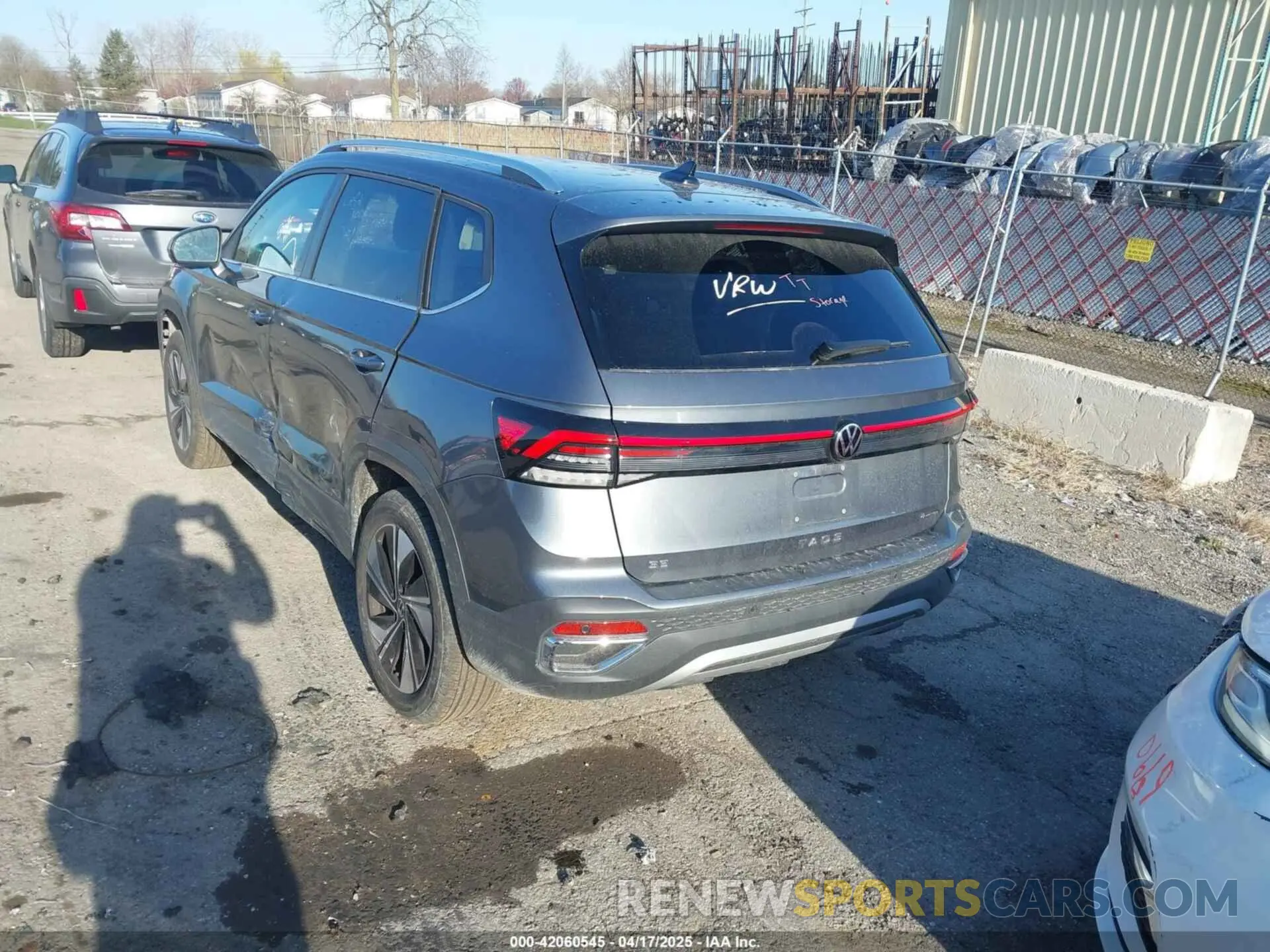 3 Photograph of a damaged car 3VVUC7B28SM025861 VOLKSWAGEN TAOS 2025