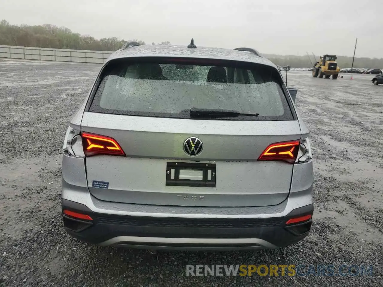 6 Photograph of a damaged car 3VV5X7B29RM105608 VOLKSWAGEN TAOS S 2024
