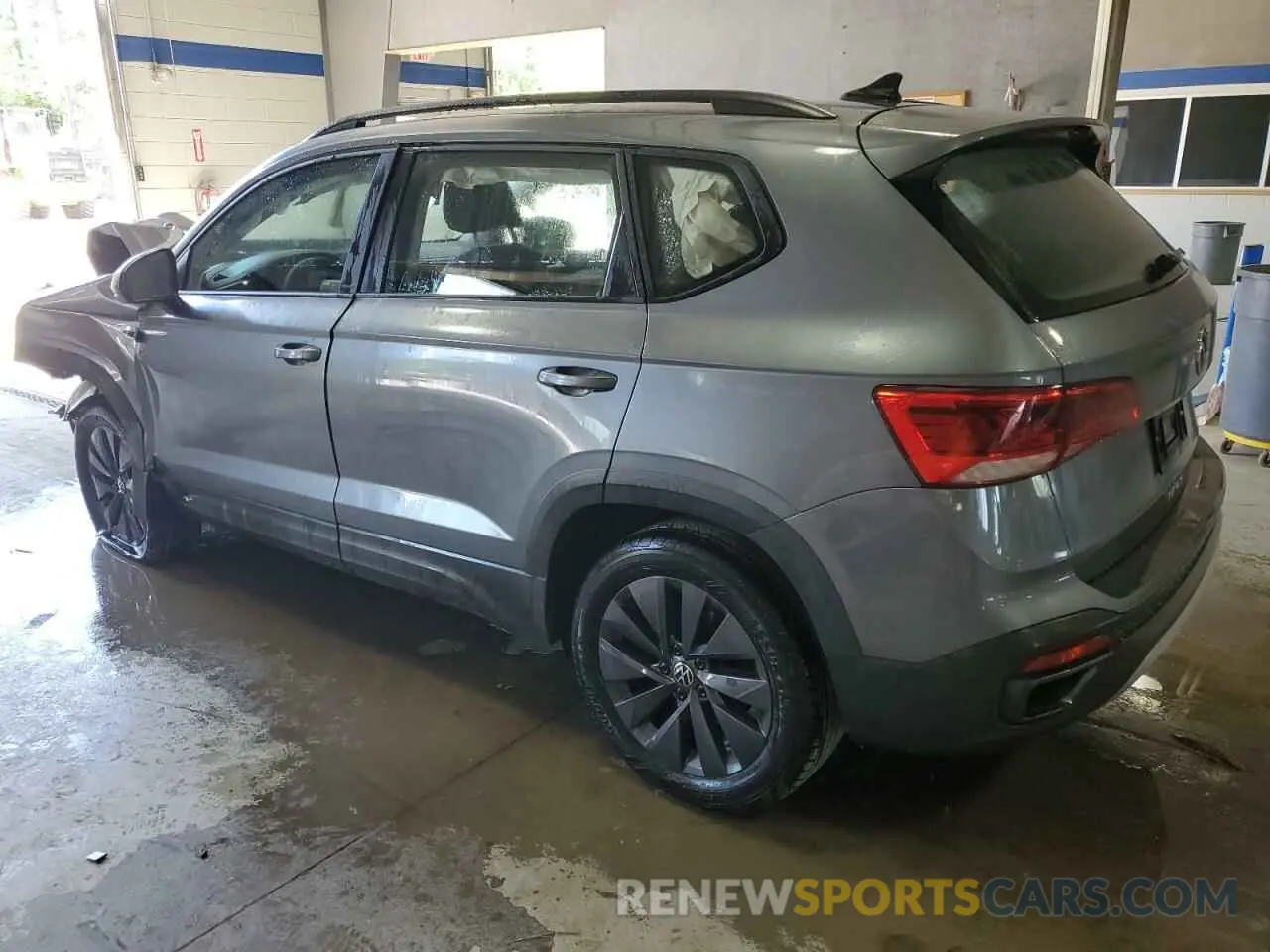 2 Photograph of a damaged car 3VV5X7B2XRM073641 VOLKSWAGEN TAOS S 2024