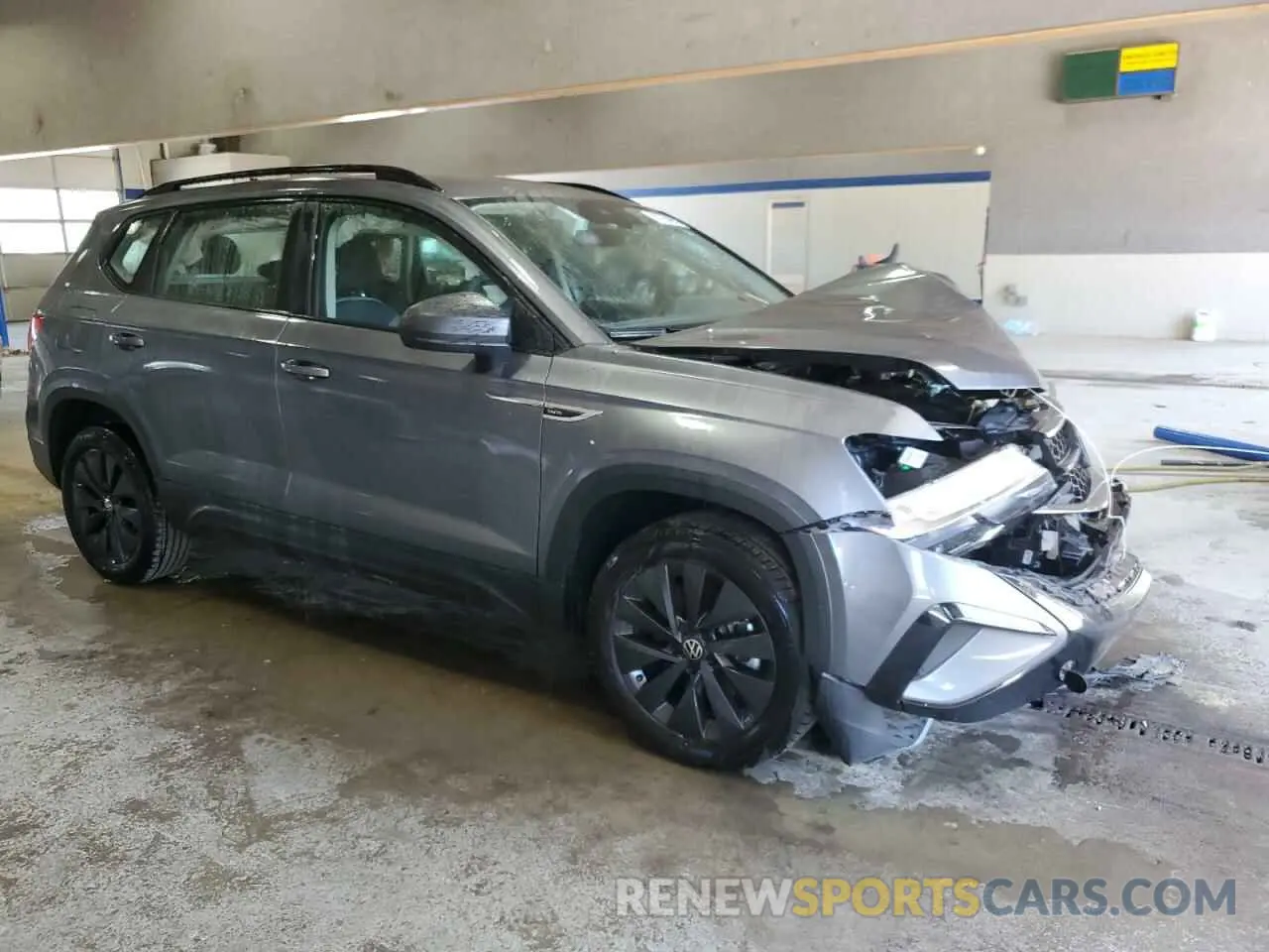 4 Photograph of a damaged car 3VV5X7B2XRM073641 VOLKSWAGEN TAOS S 2024