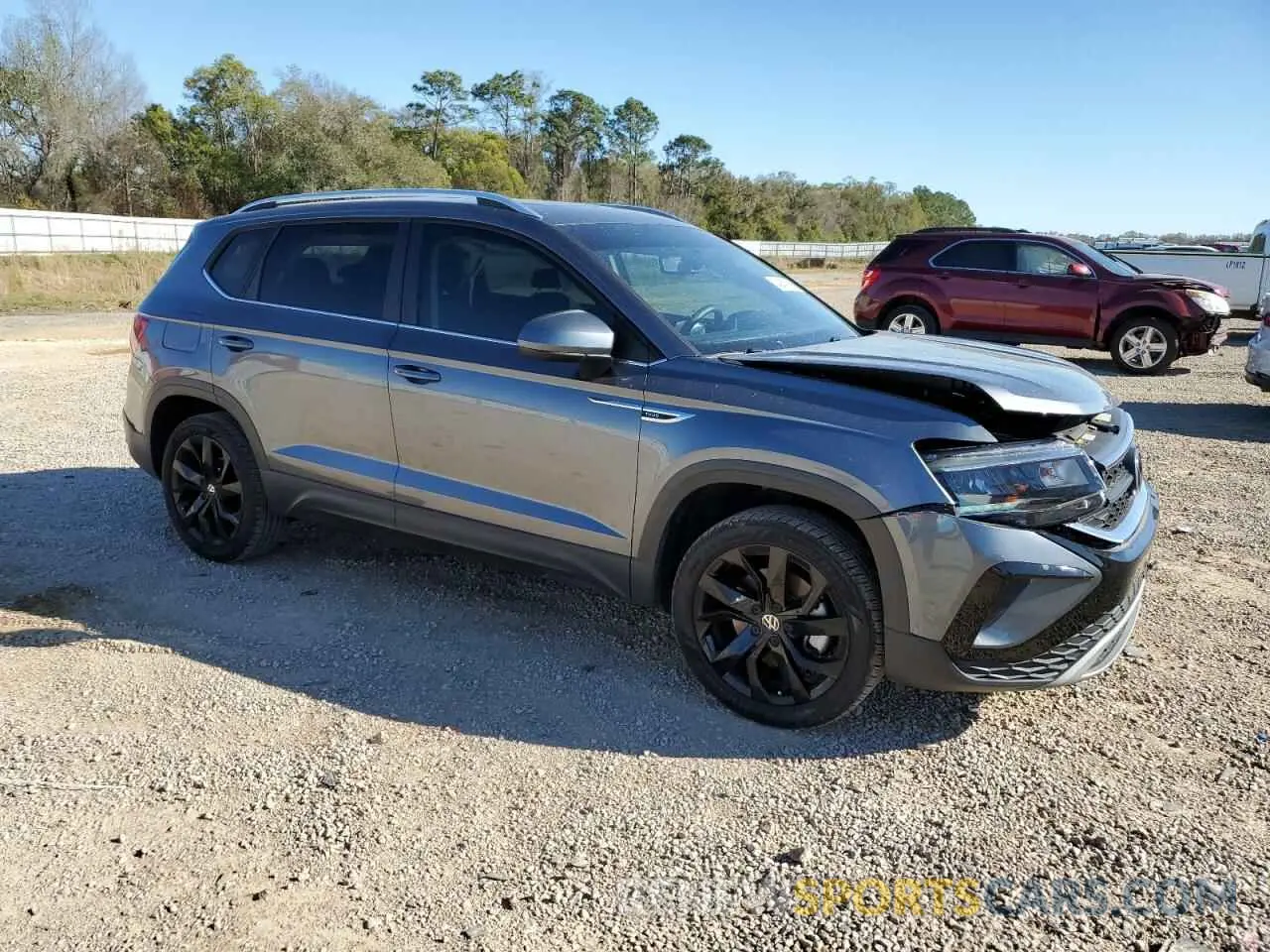 4 Photograph of a damaged car 3VVTX7B25NM008746 VOLKSWAGEN TAOS SE 2022