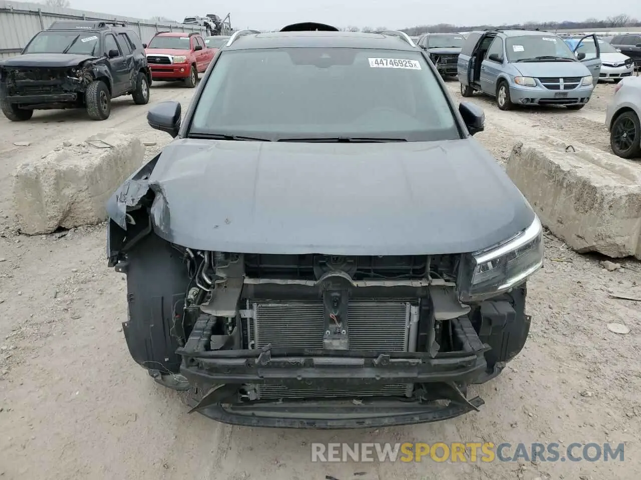 5 Photograph of a damaged car 3VVEX7B21PM318338 VOLKSWAGEN TAOS SE 2023