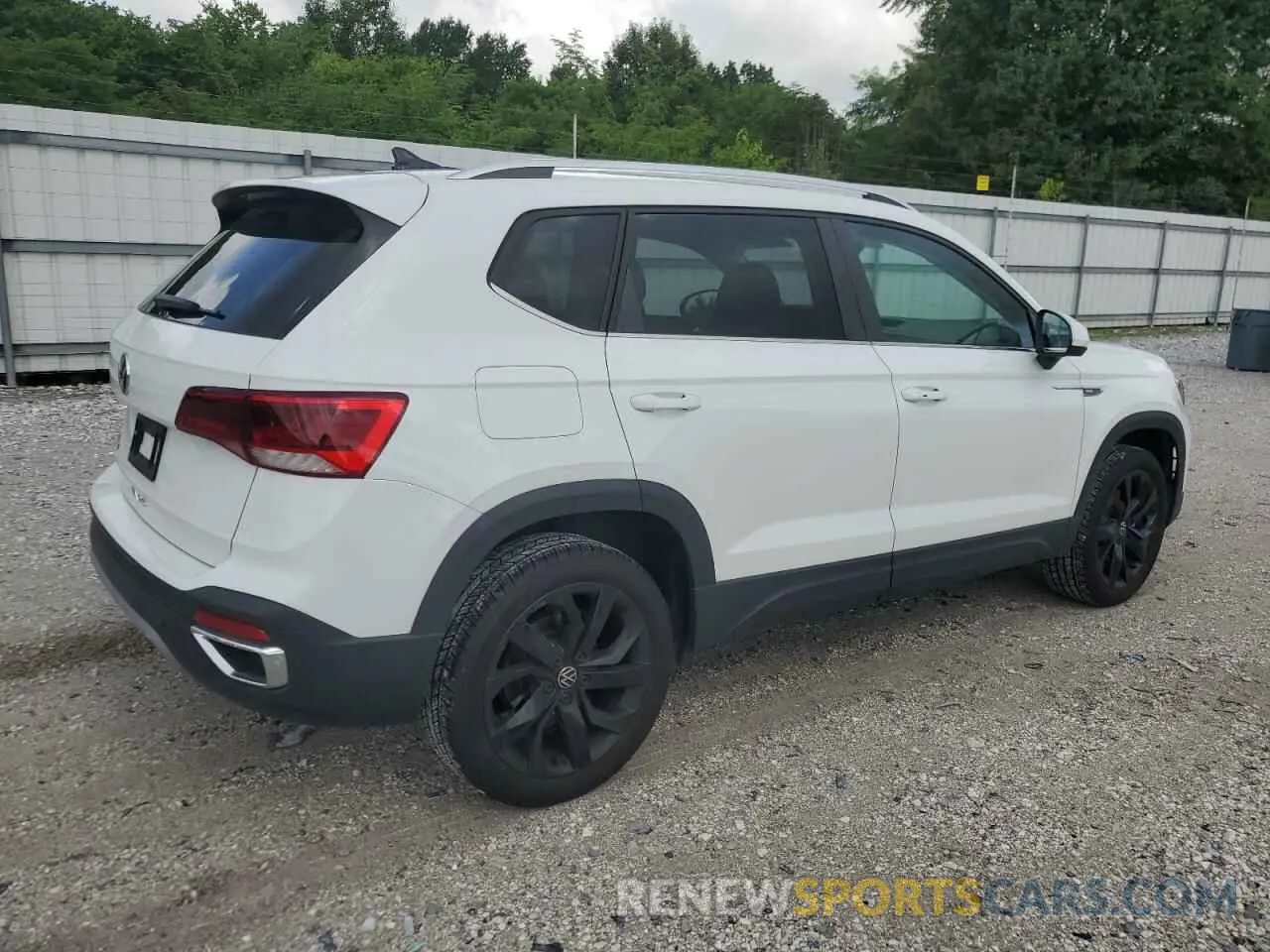 3 Фотография поврежденного автомобиля 3VVSX7B28PM377731 VOLKSWAGEN TAOS SE 2023