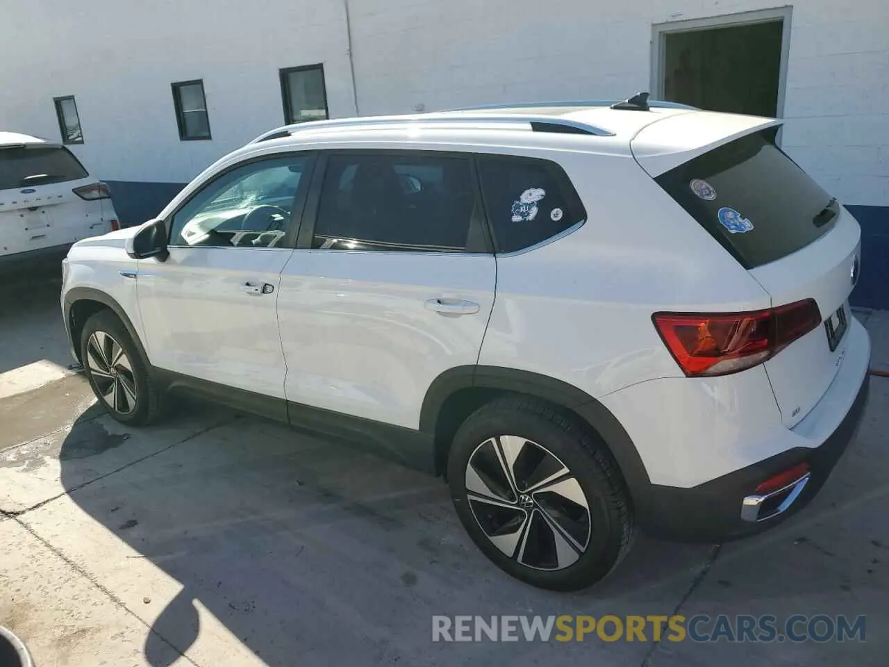 2 Photograph of a damaged car 3VVVX7B26PM371908 VOLKSWAGEN TAOS SE 2023