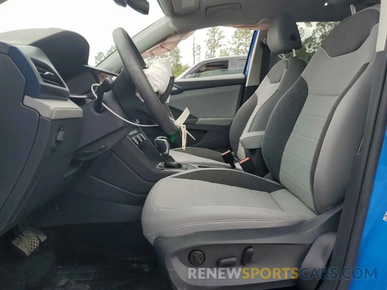 7 Photograph of a damaged car 3VVEX7B21RM049356 VOLKSWAGEN TAOS SE 2024