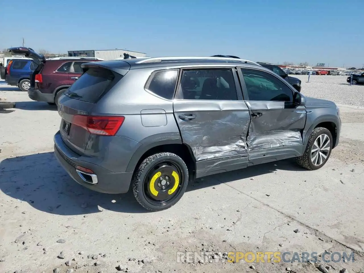 3 Фотография поврежденного автомобиля 3VVEX7B21RM105067 VOLKSWAGEN TAOS SE 2024