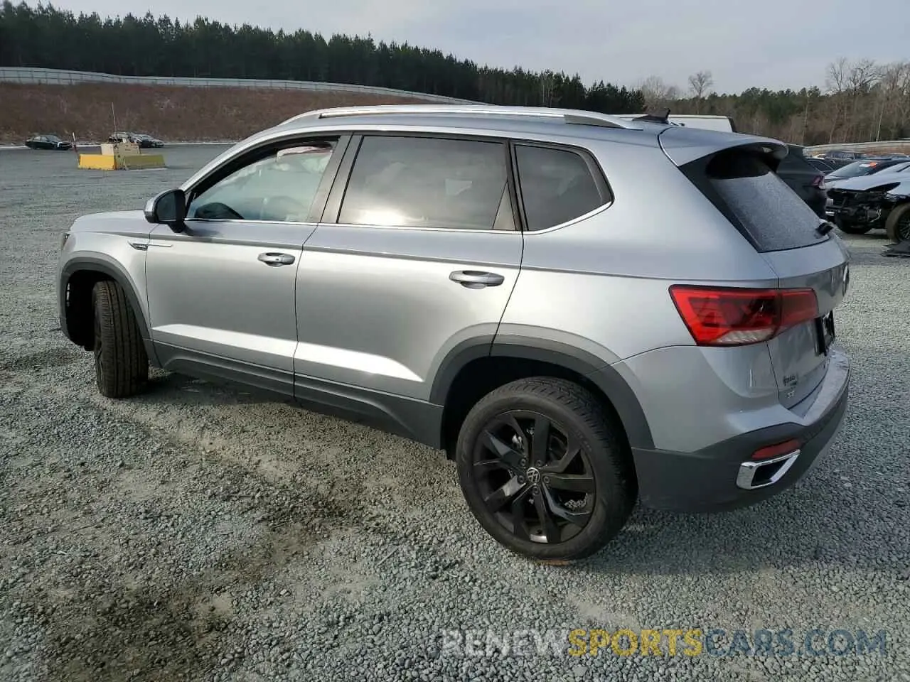 2 Фотография поврежденного автомобиля 3VVEX7B26RM010696 VOLKSWAGEN TAOS SE 2024