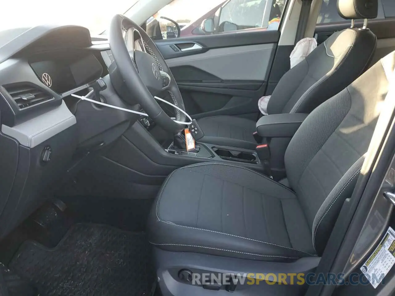 7 Photograph of a damaged car 3VVEX7B26RM096964 VOLKSWAGEN TAOS SE 2024