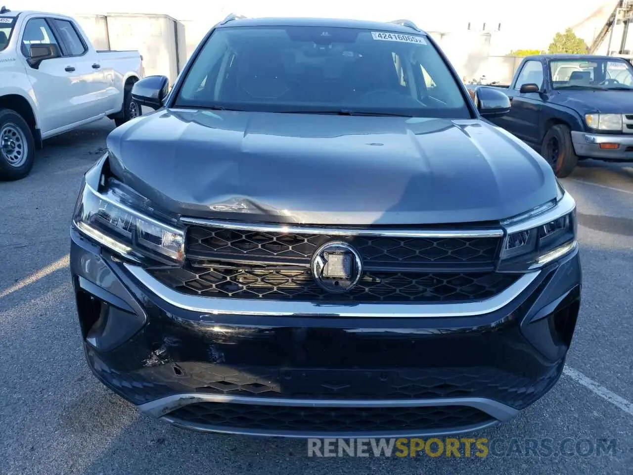 5 Photograph of a damaged car 3VVEX7B27RM001893 VOLKSWAGEN TAOS SE 2024