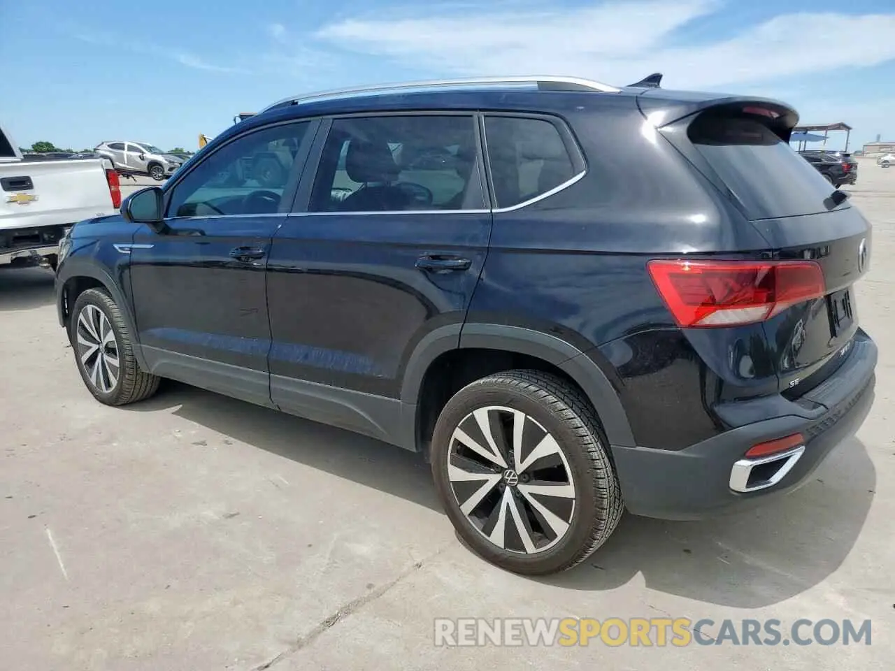 2 Фотография поврежденного автомобиля 3VVEX7B27RM026342 VOLKSWAGEN TAOS SE 2024