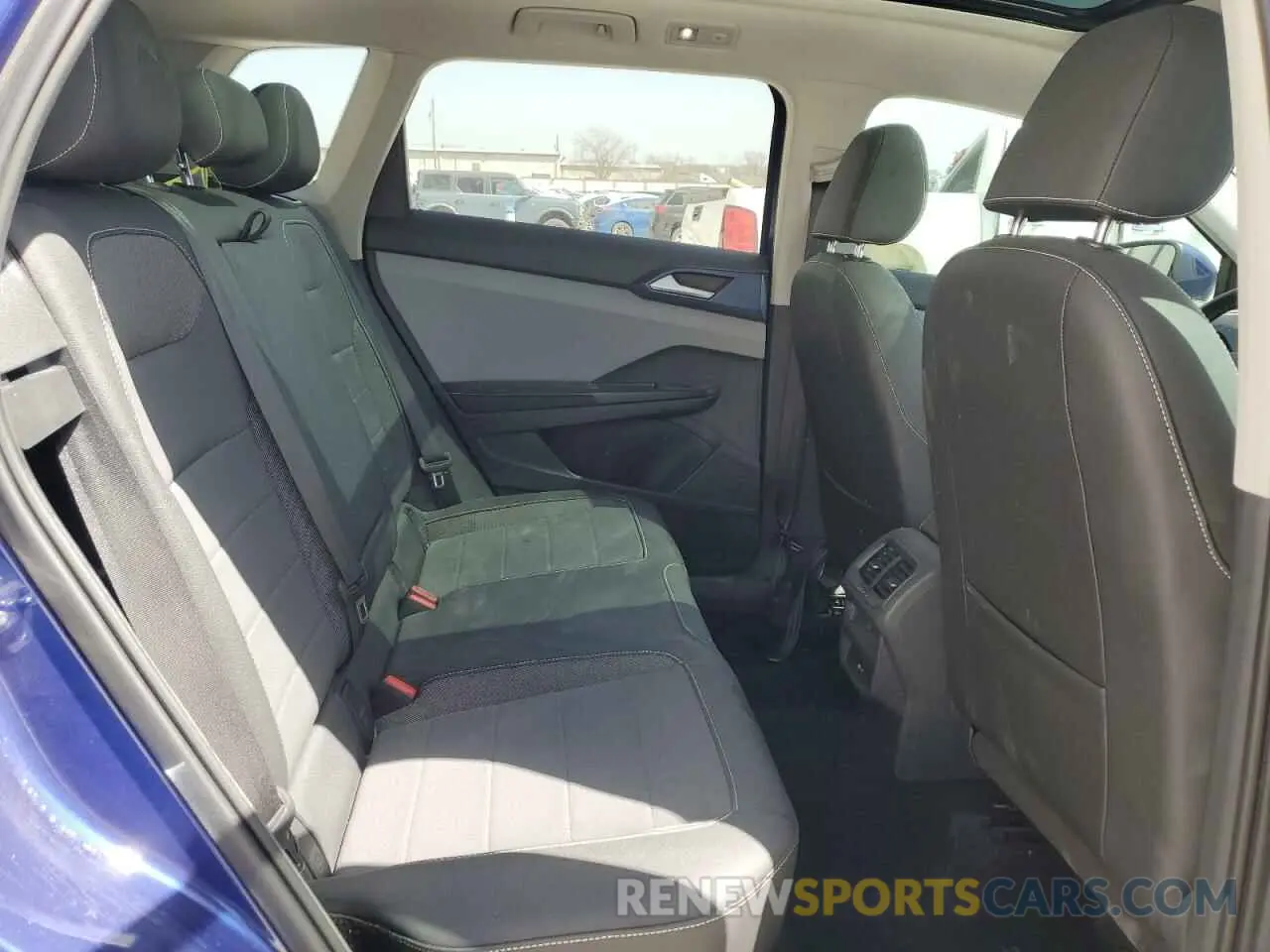 11 Photograph of a damaged car 3VVEX7B27RM065125 VOLKSWAGEN TAOS SE 2024