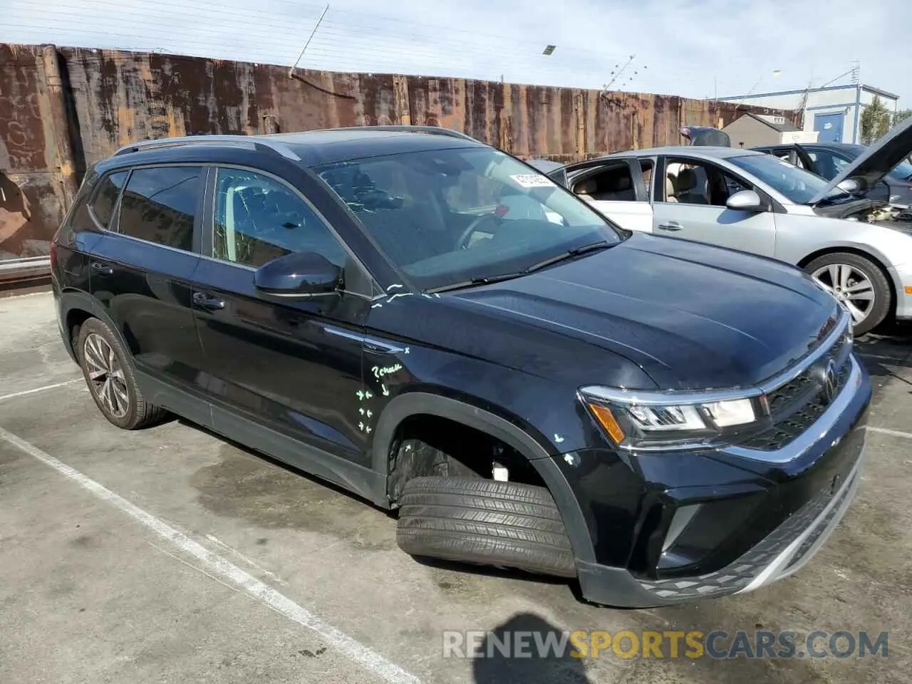 4 Фотография поврежденного автомобиля 3VVEX7B28RM051086 VOLKSWAGEN TAOS SE 2024