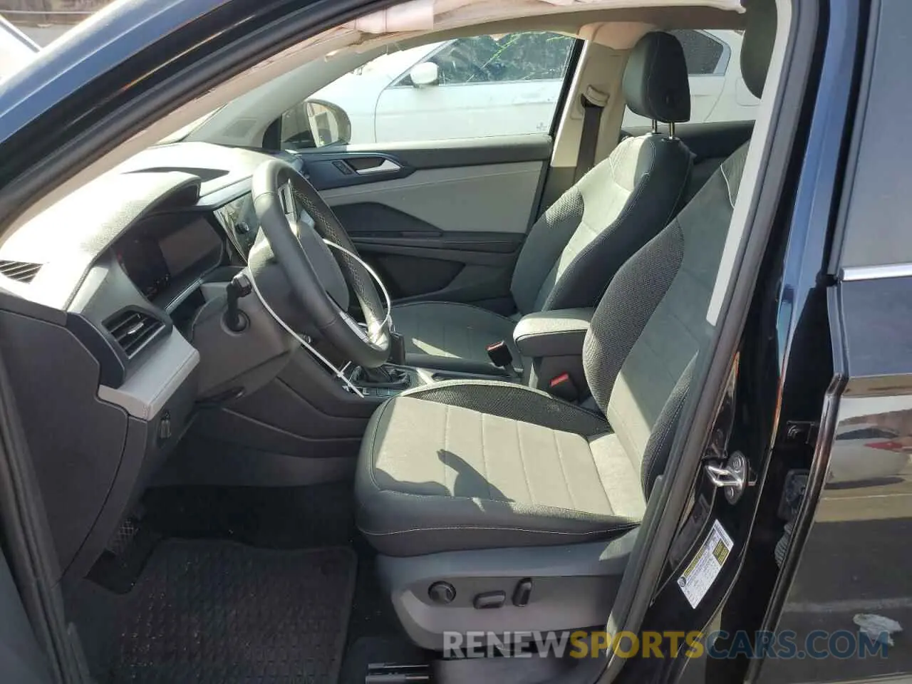 7 Фотография поврежденного автомобиля 3VVEX7B28RM051086 VOLKSWAGEN TAOS SE 2024
